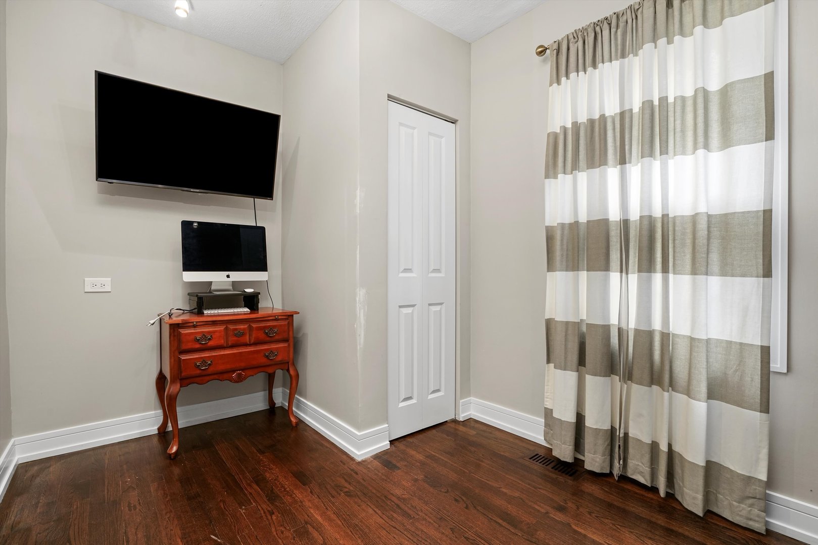5753 W 64th Place