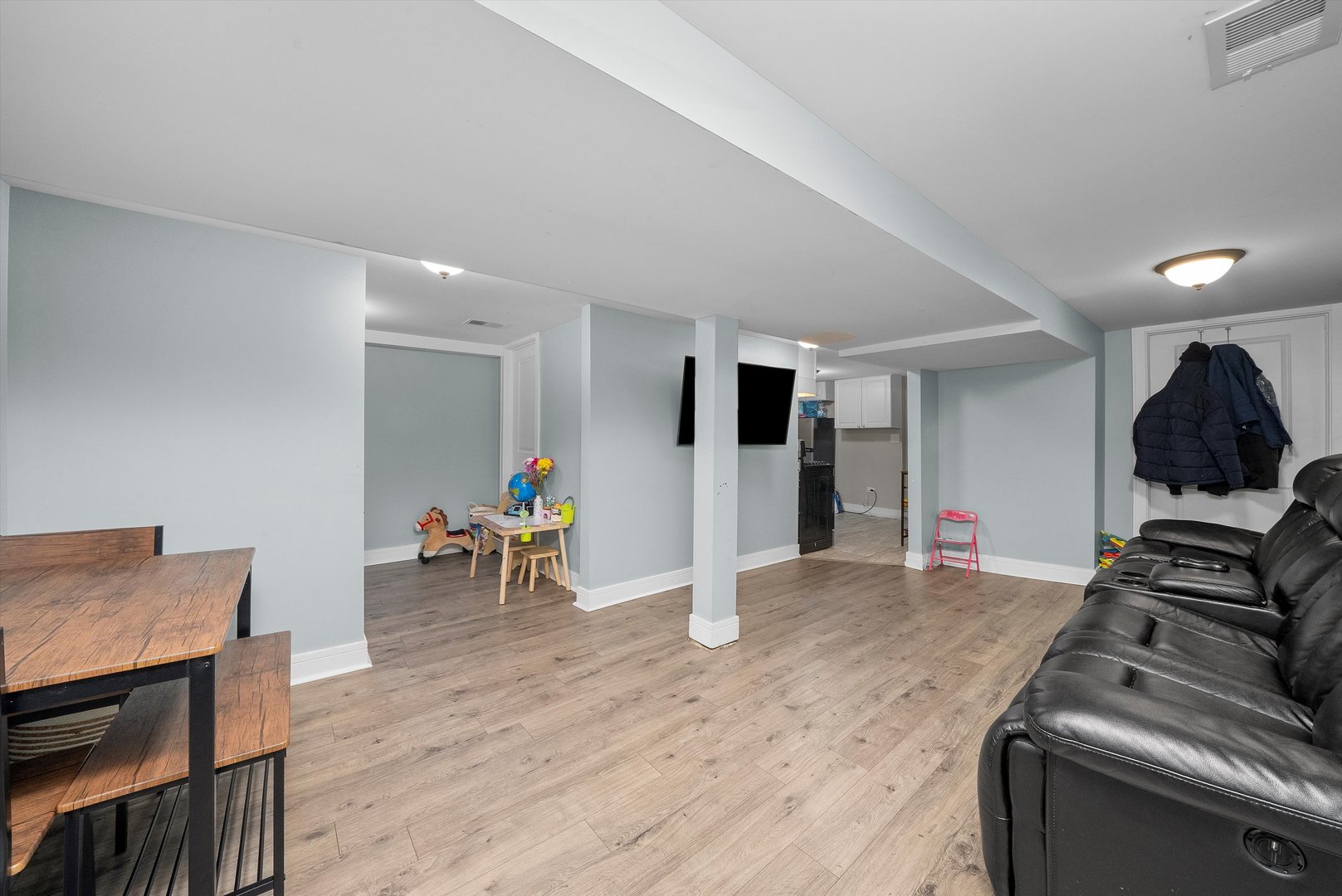 5753 W 64th Place