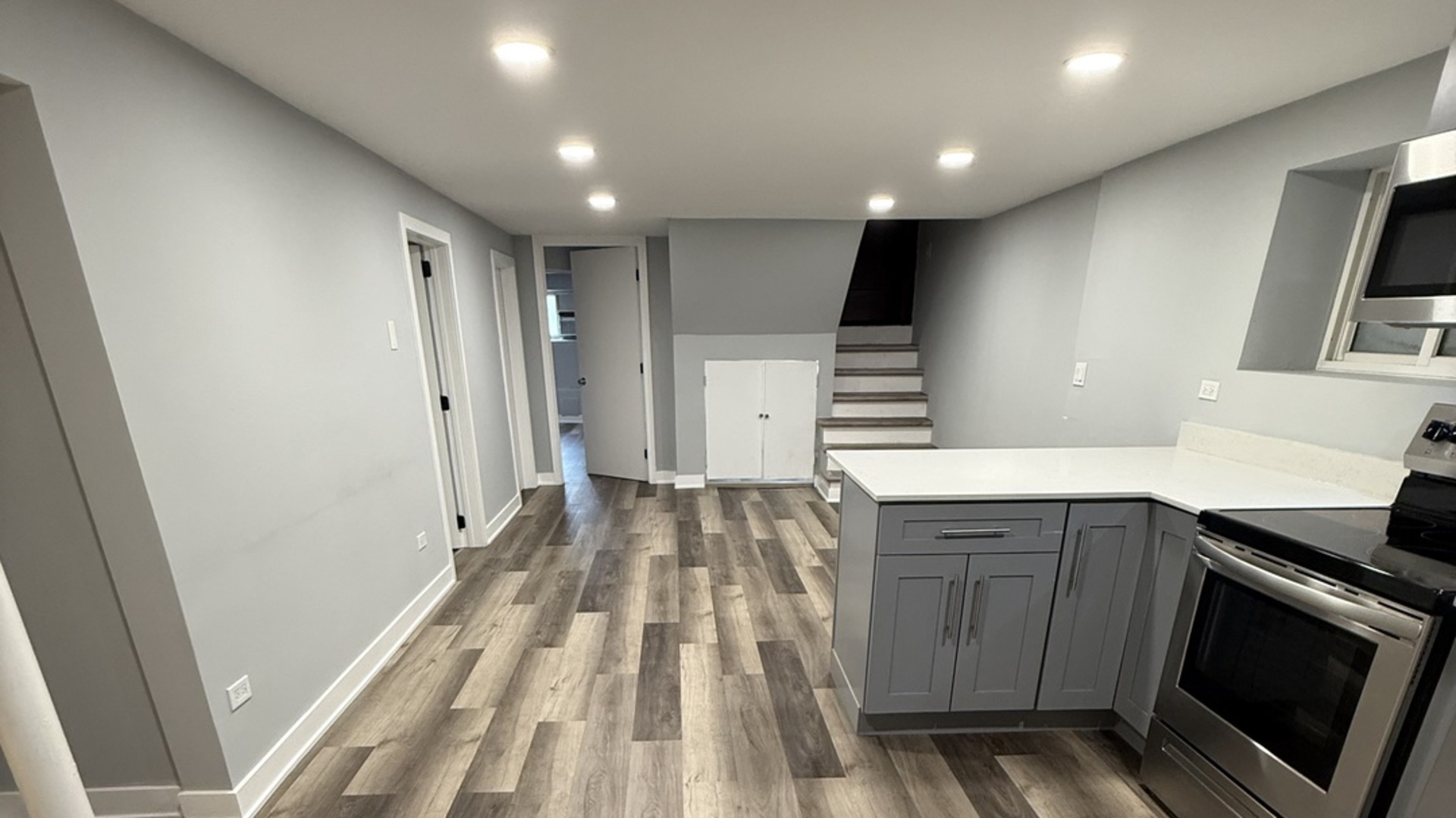 2827 W Lunt Avenue Unit: GARDEN