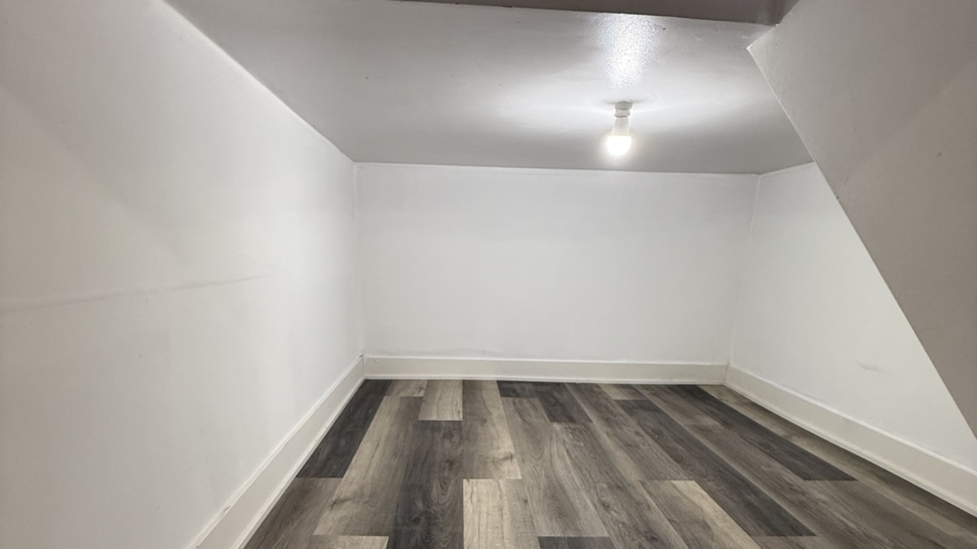 2827 W Lunt Avenue Unit: GARDEN