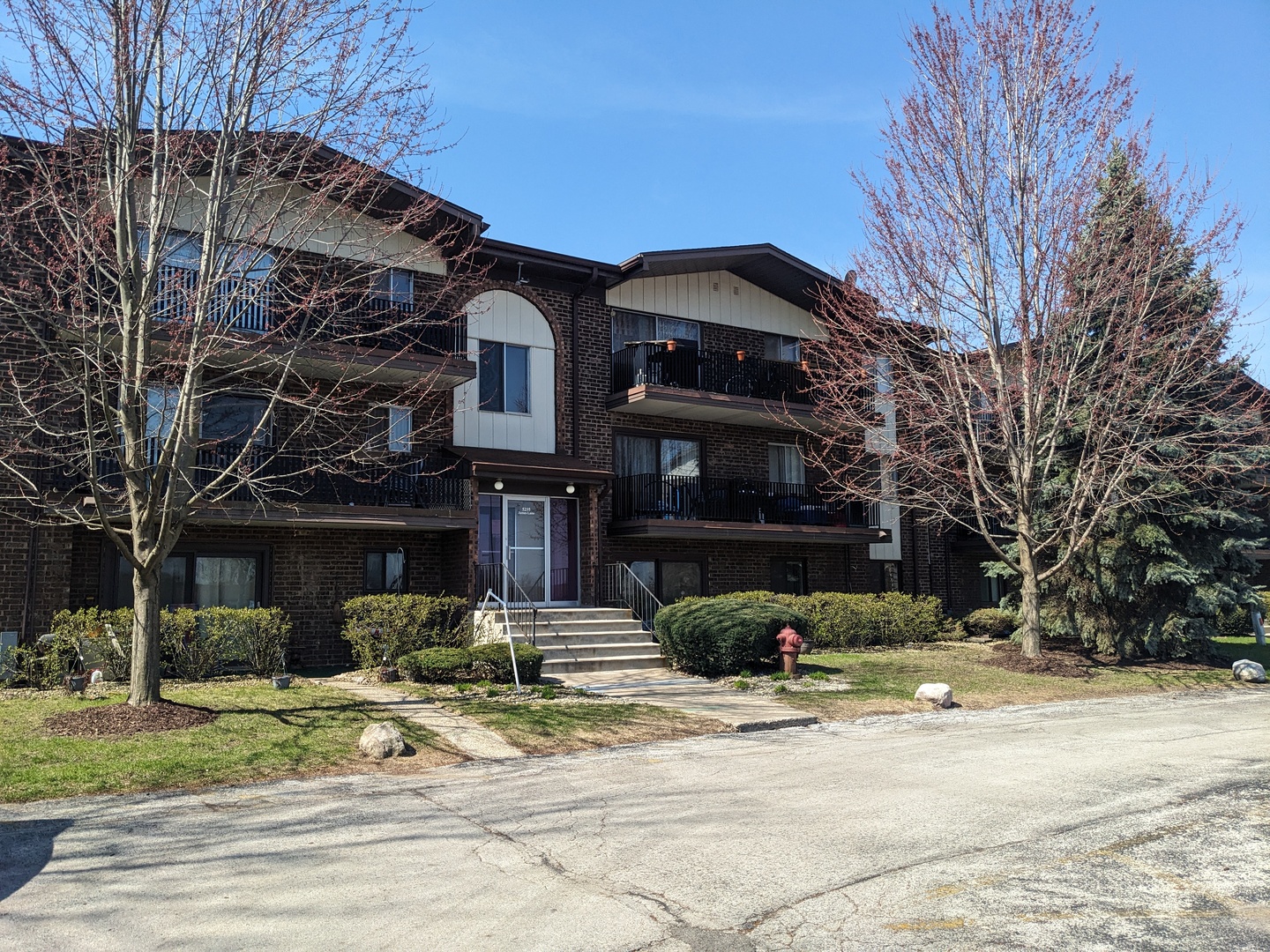 5235 James Lane Unit: 1212