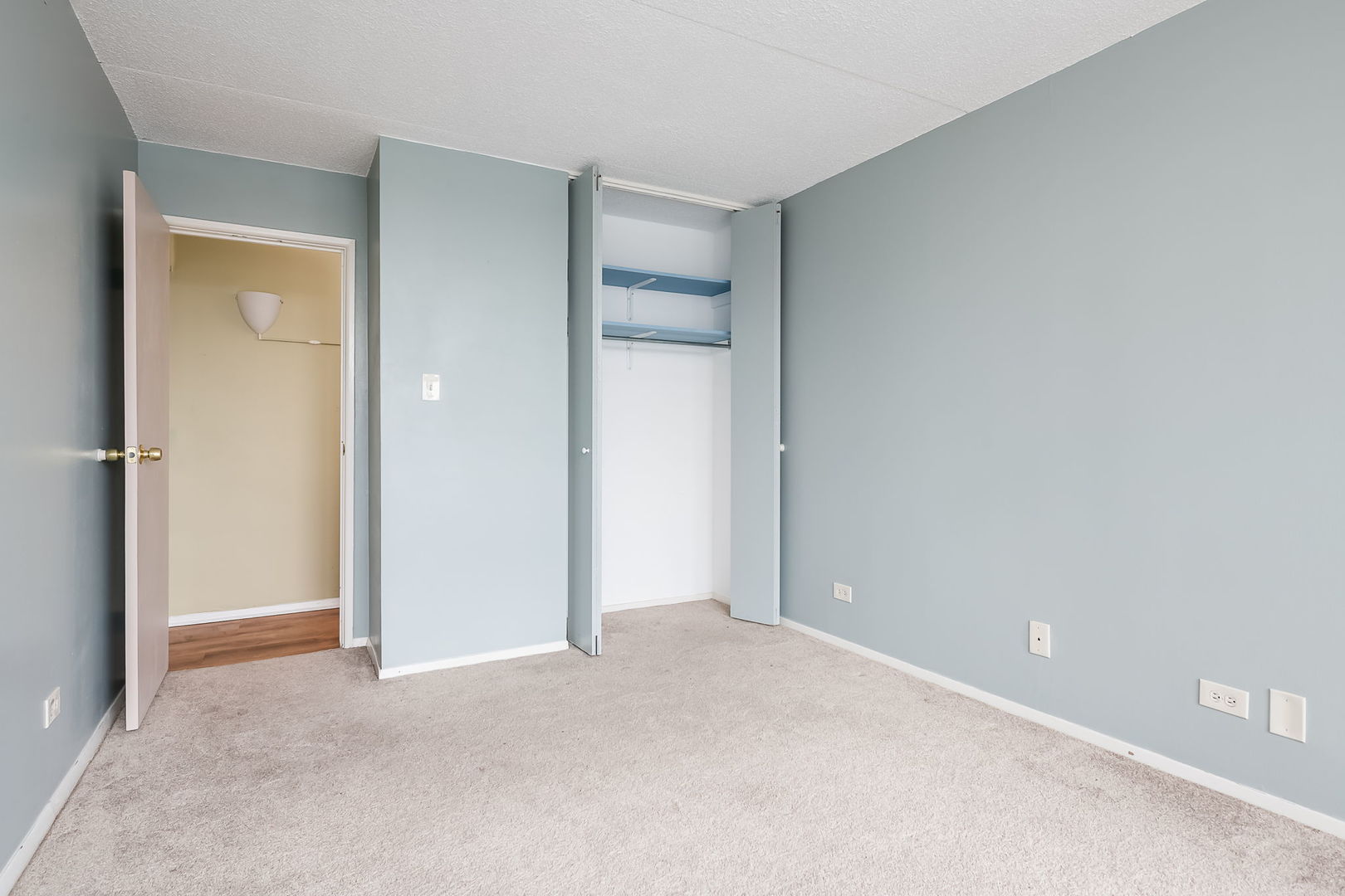 2015 S Finley Road Unit: 207