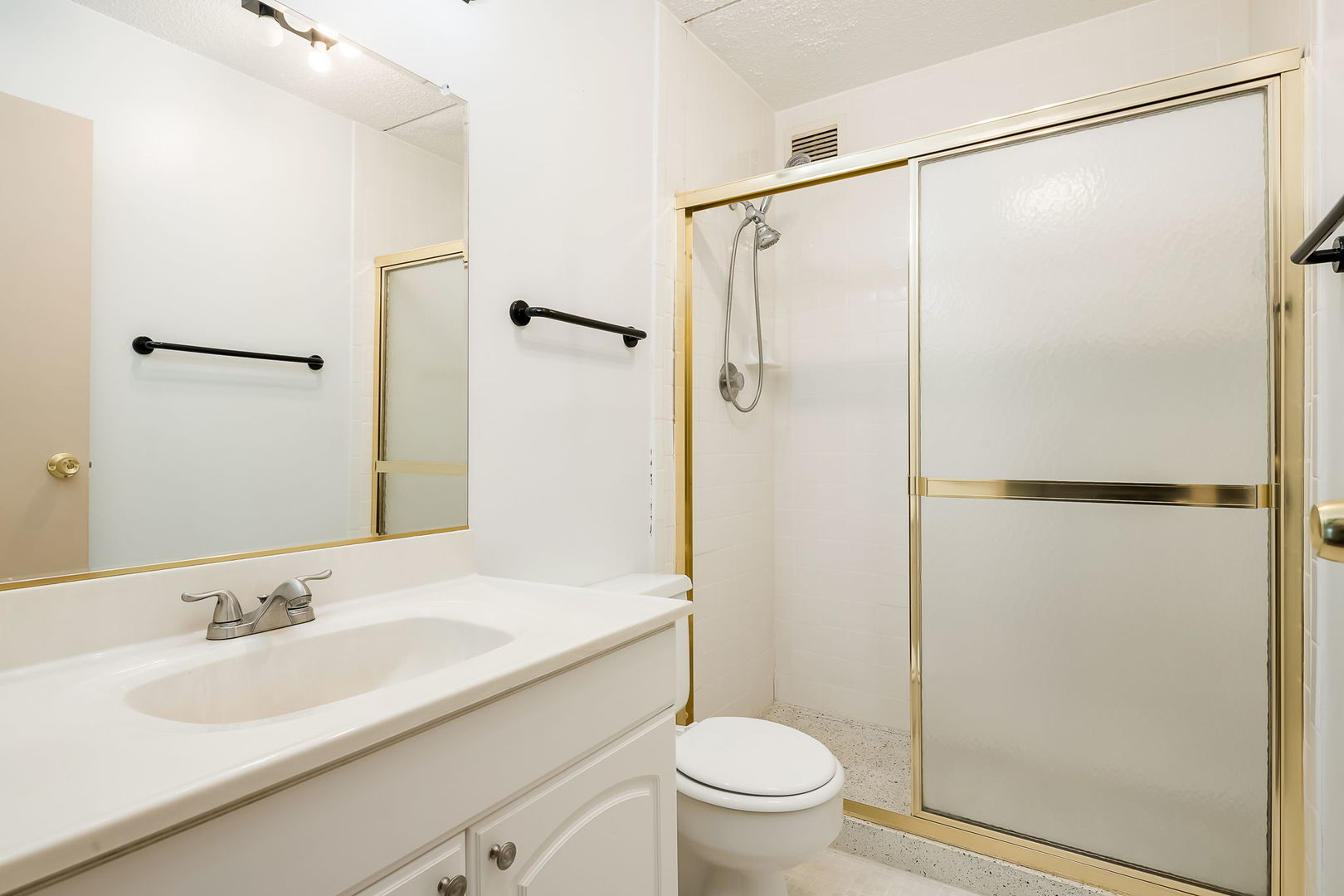 2015 S Finley Road Unit: 207
