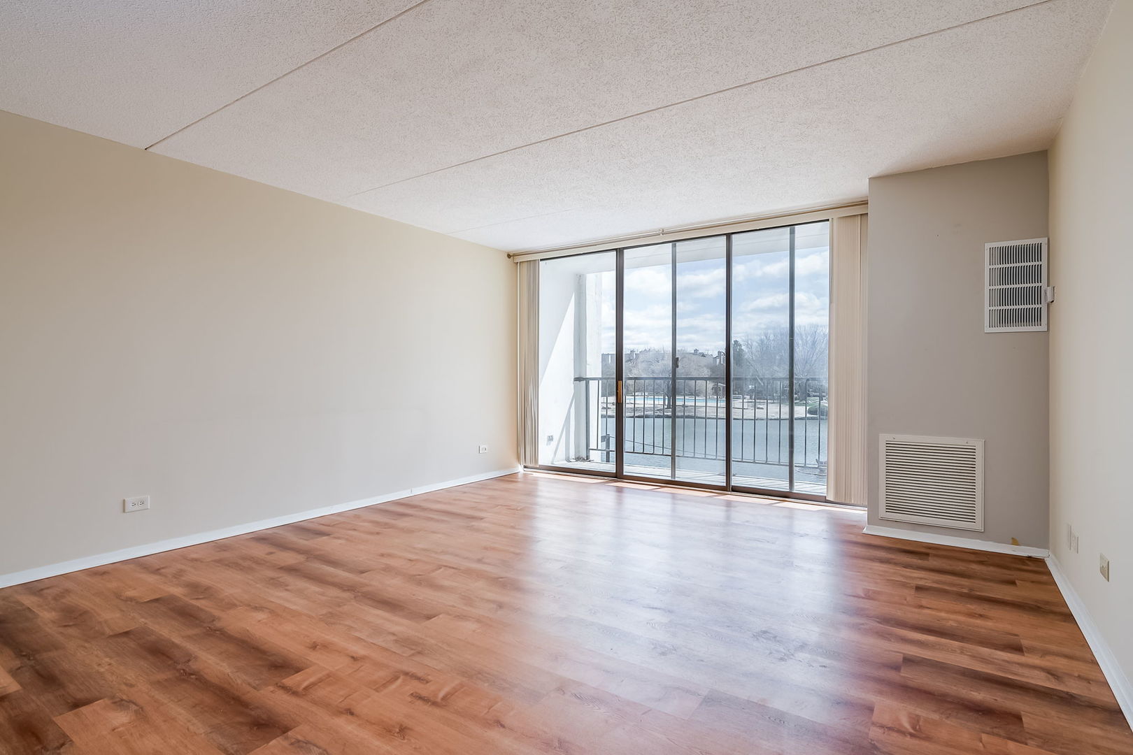 2015 S Finley Road Unit: 207