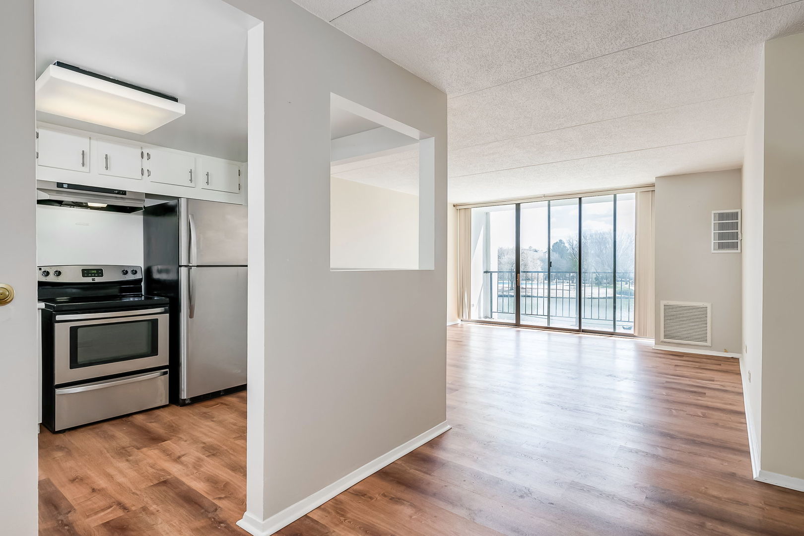 2015 S Finley Road Unit: 207