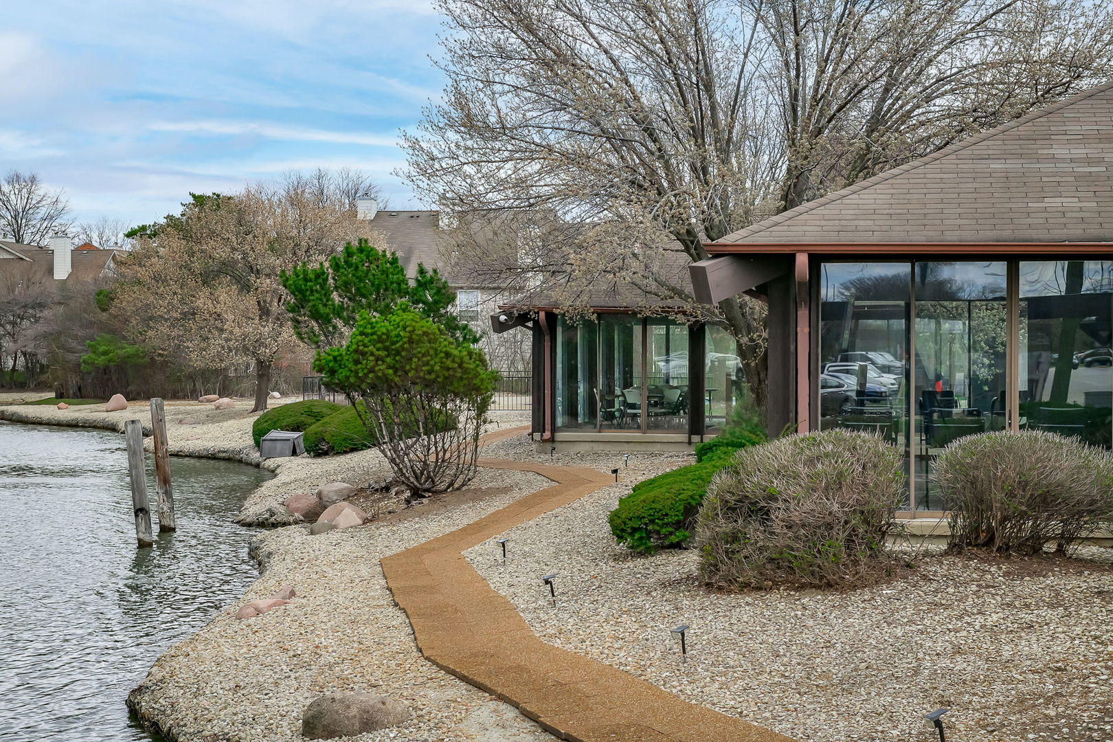 2015 S Finley Road Unit: 207