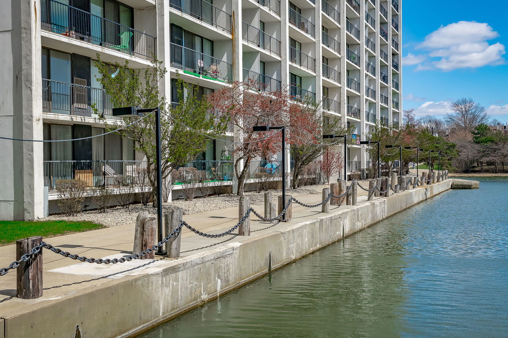 2015 S Finley Road Unit: 207