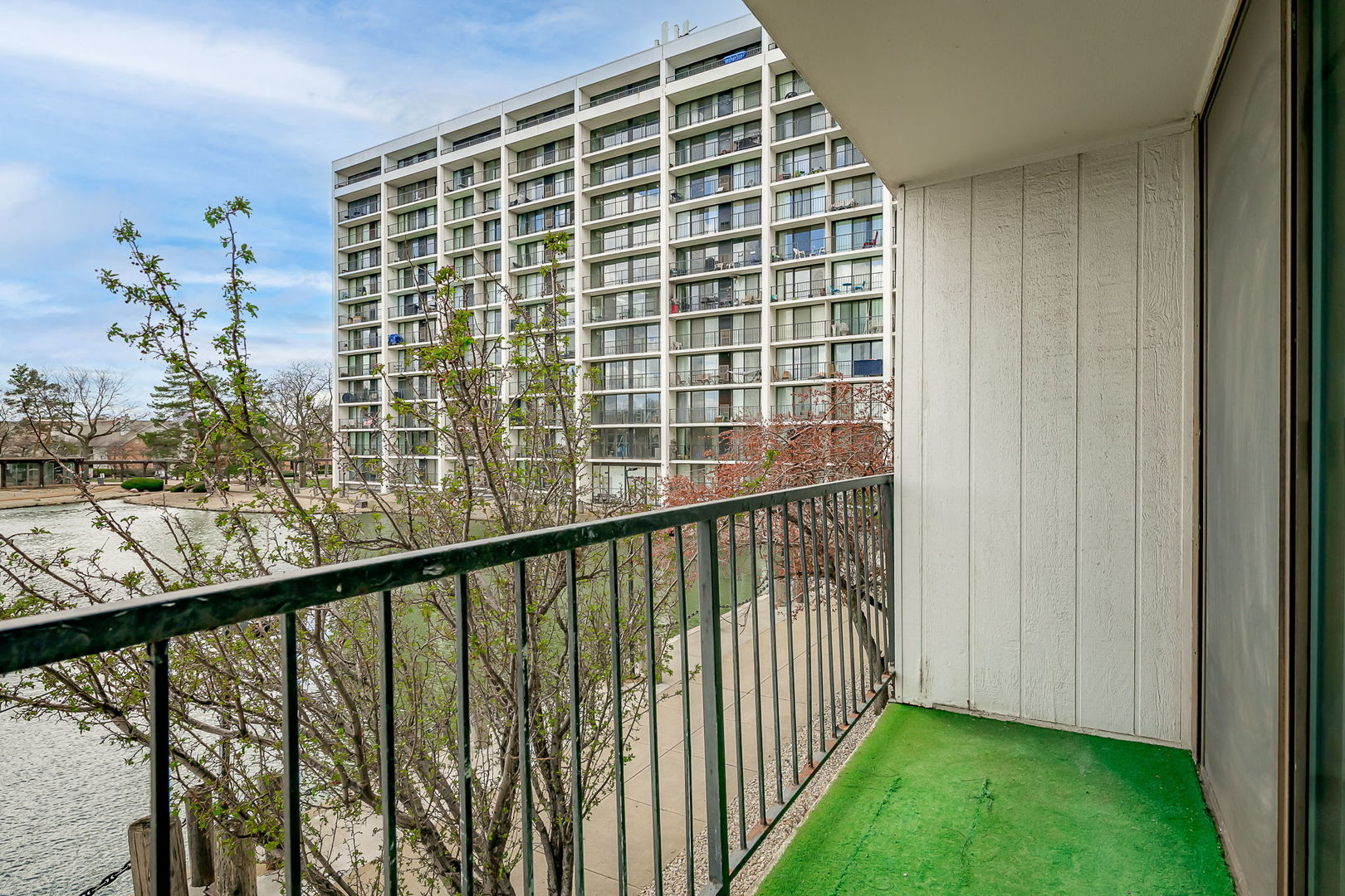 2015 S Finley Road Unit: 207