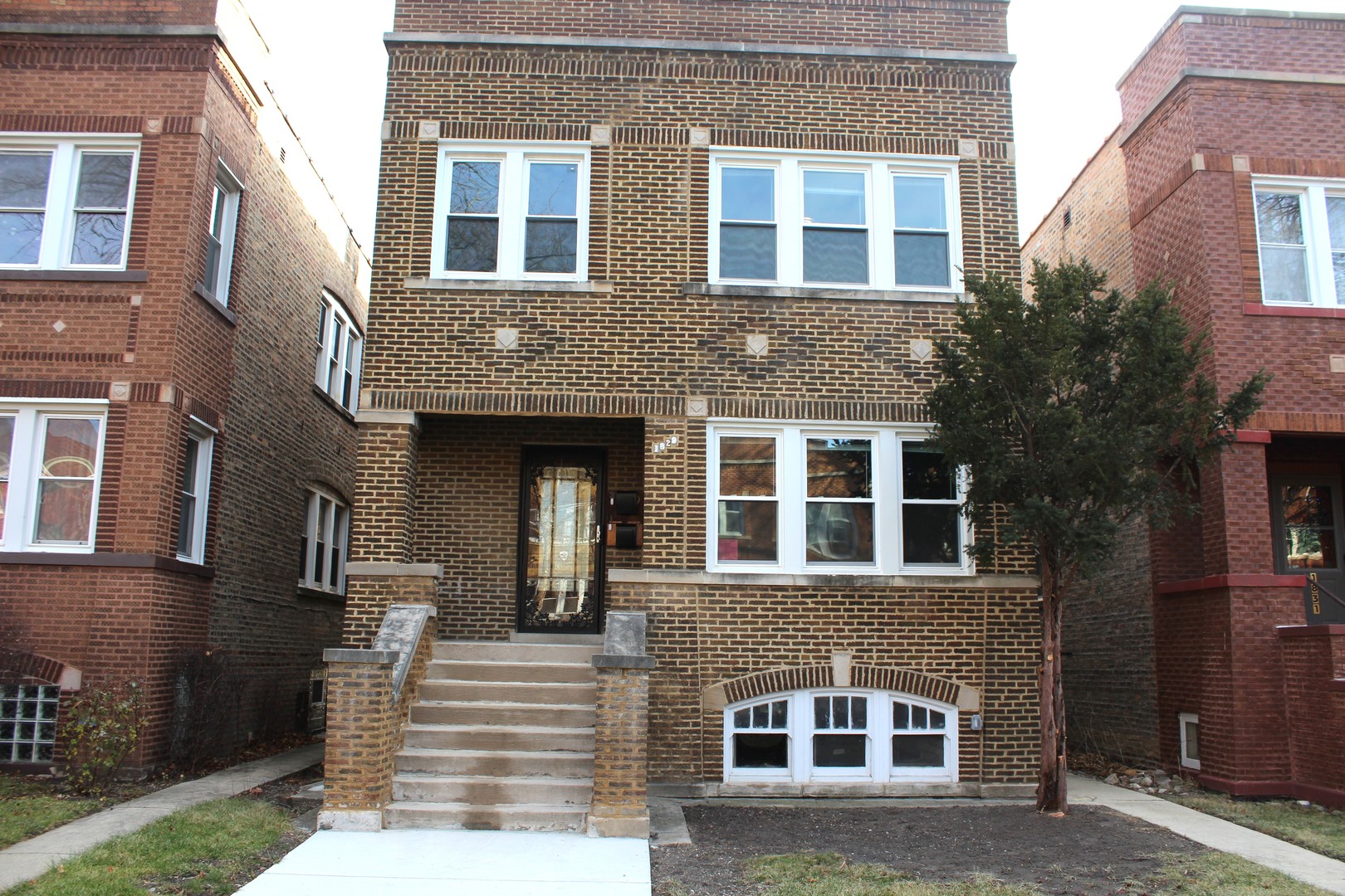 1829 Elmwood Avenue Unit: 2