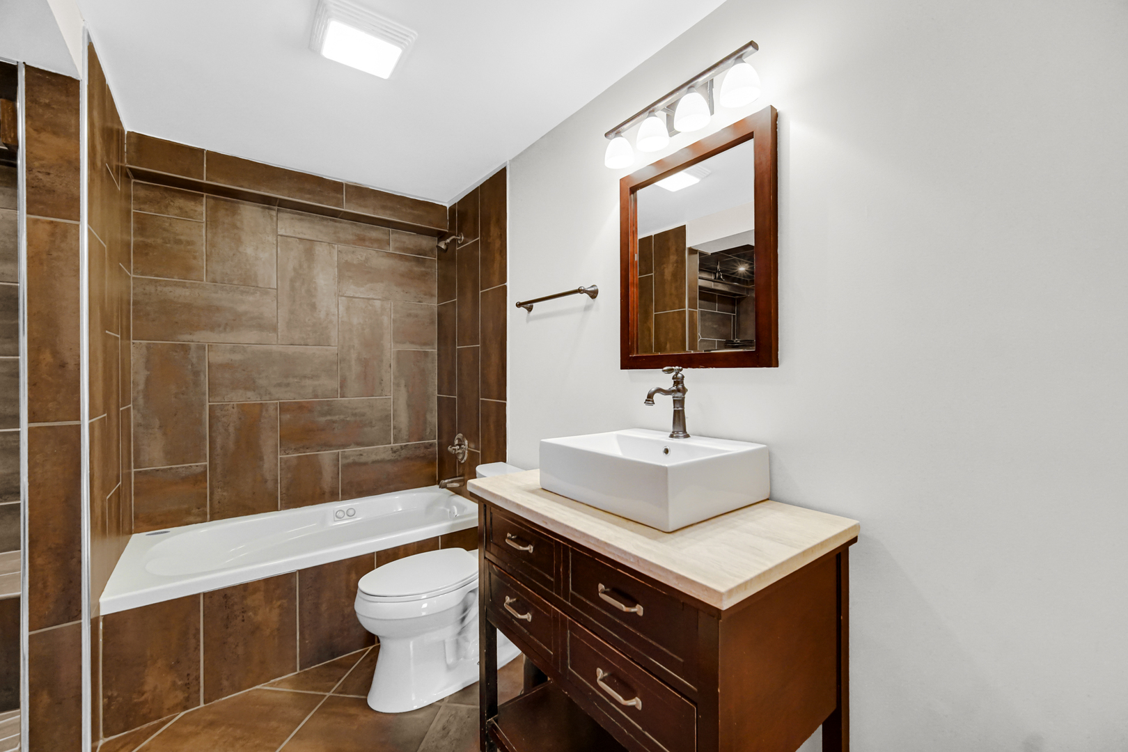 10214 S 84th Terrace Unit: 109