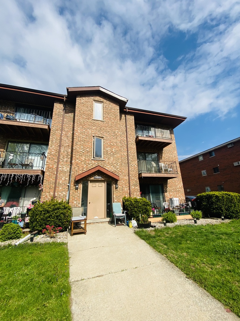 14643 Lamon Avenue Unit: 2A