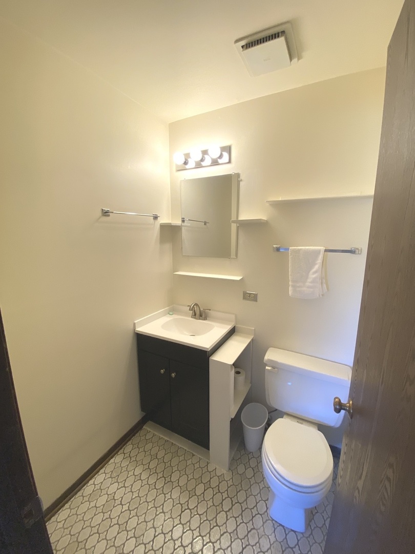 14643 Lamon Avenue Unit: 2A