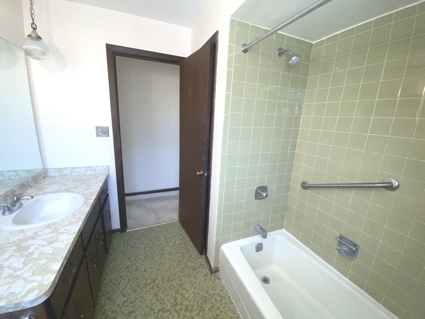 14643 Lamon Avenue Unit: 2A