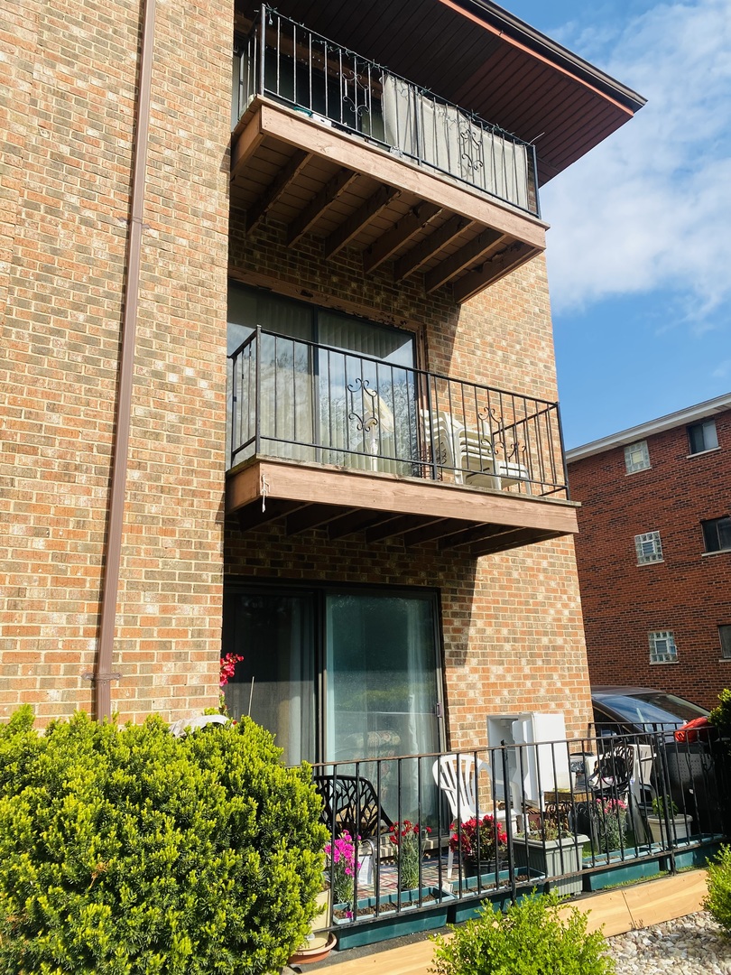 14643 Lamon Avenue Unit: 2A