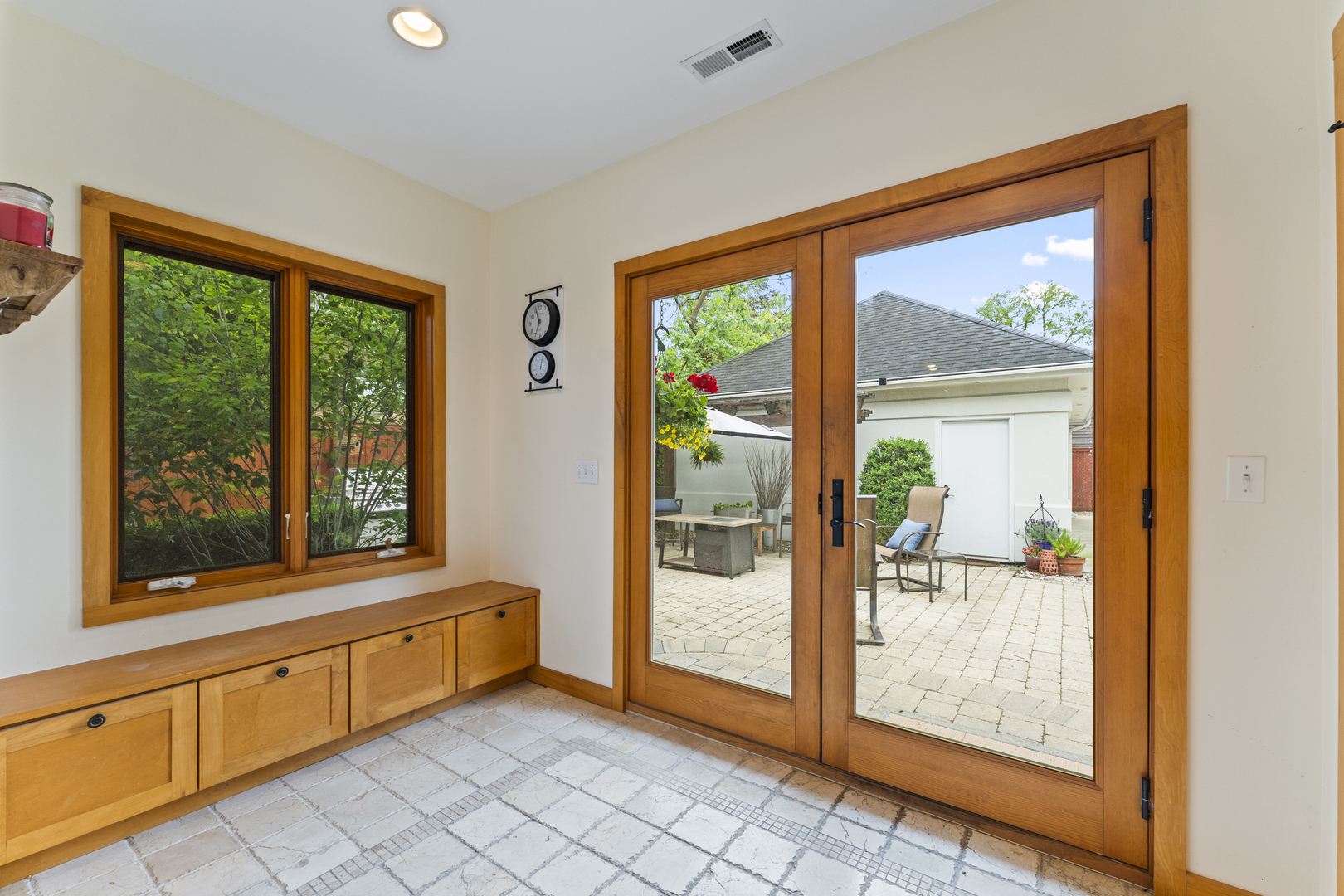 428 S Hillside Avenue