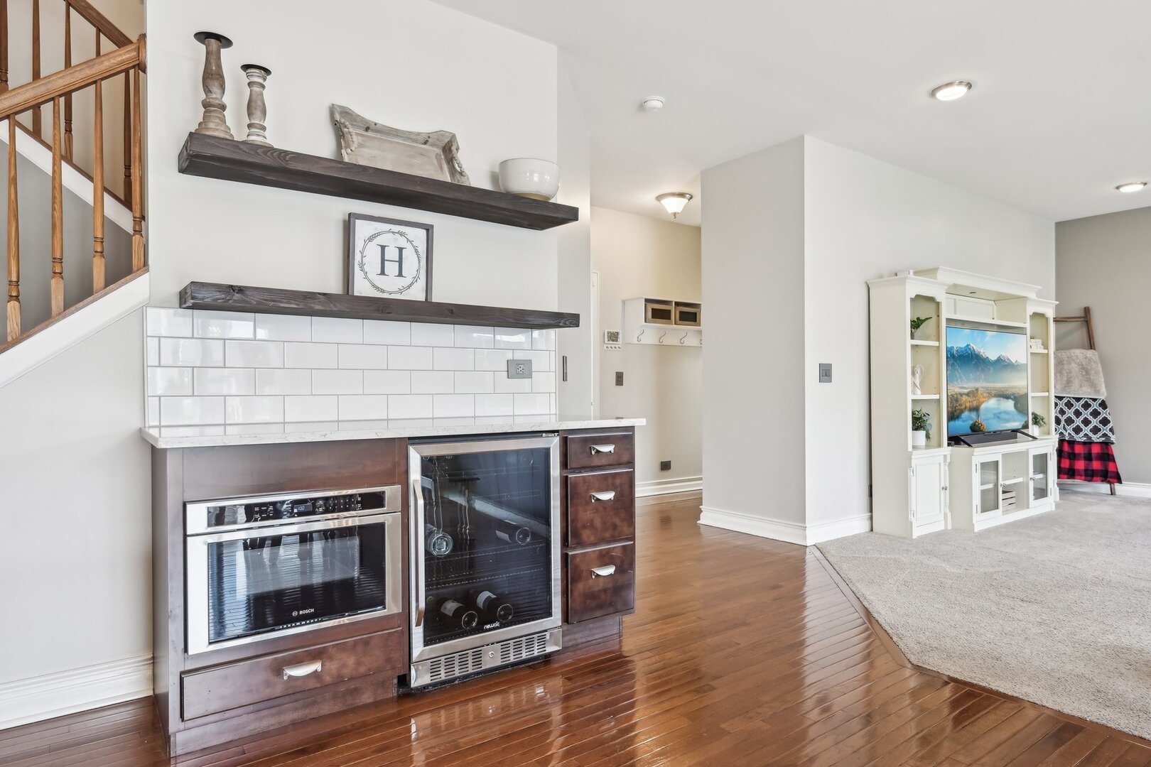8937 Cook Way