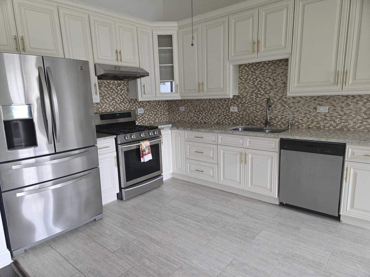 8325 Chestnut Court