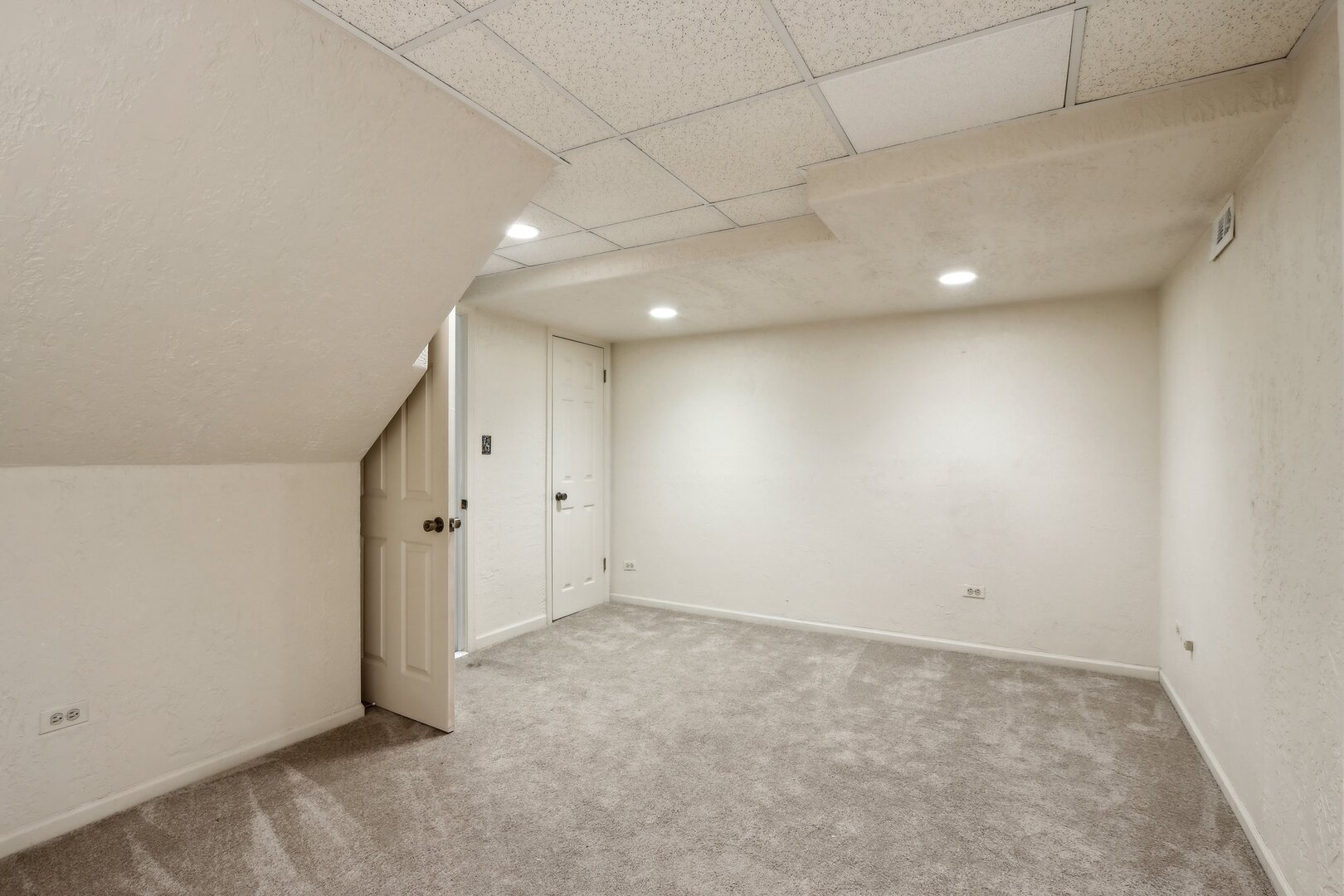 232 W Grant Village Street