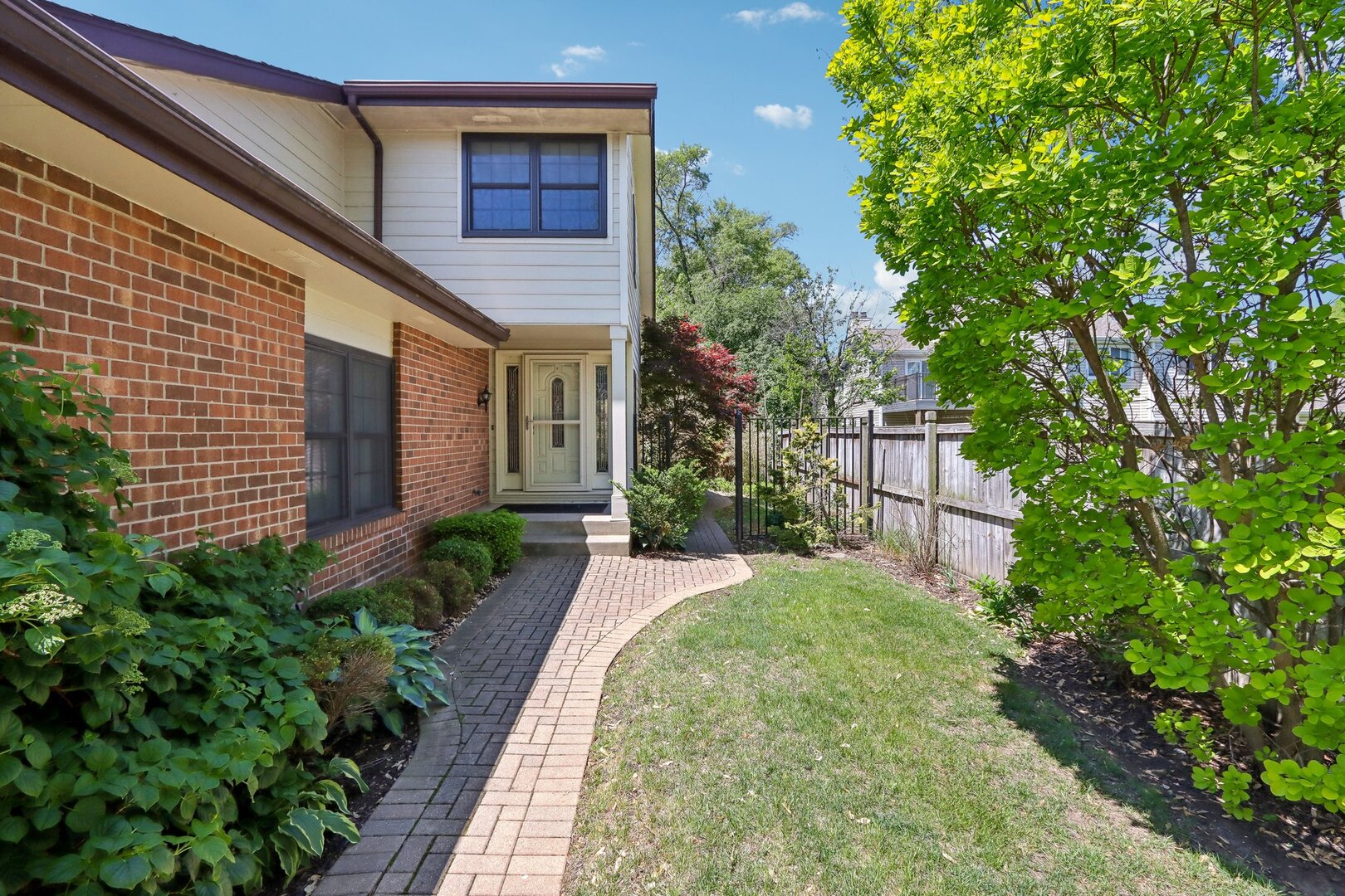 232 W Grant Village Street