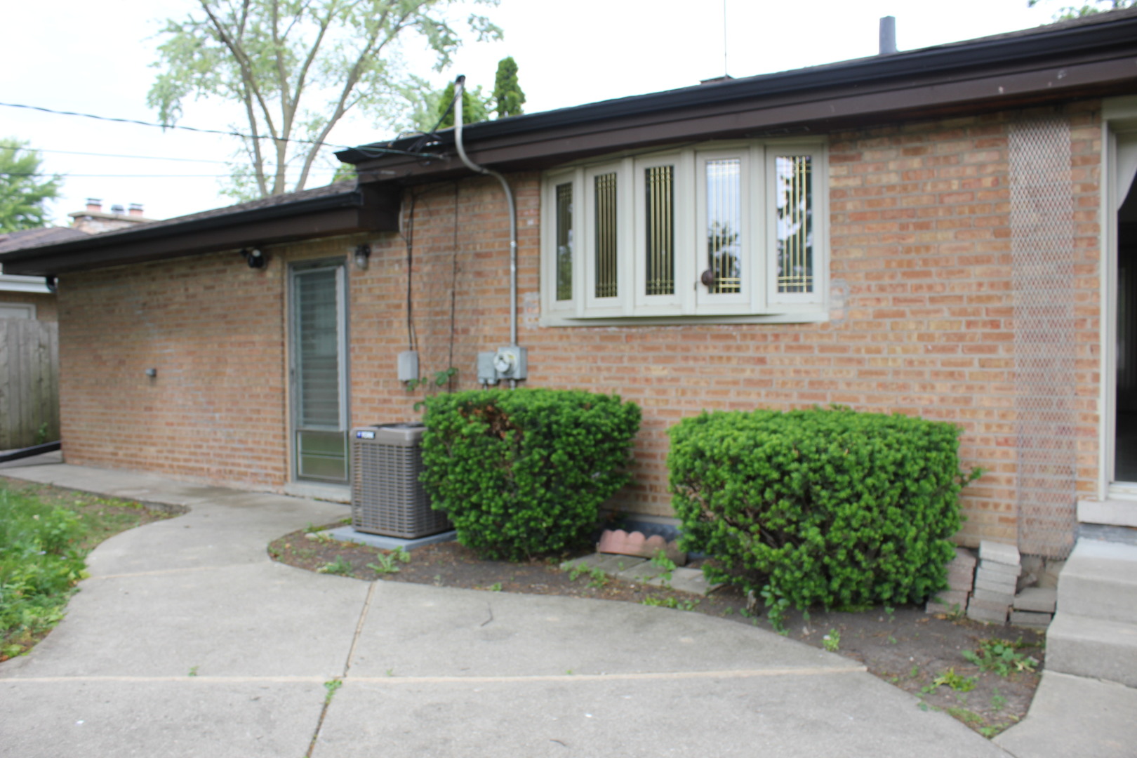 2620 Sarah Street