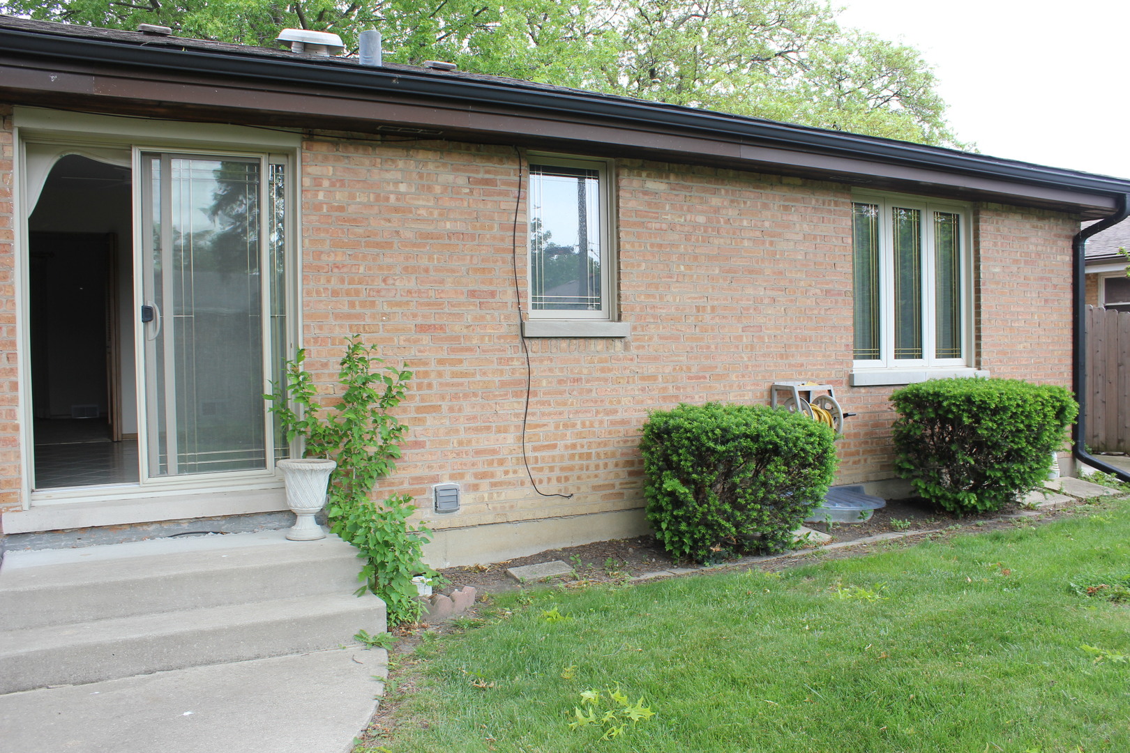 2620 Sarah Street