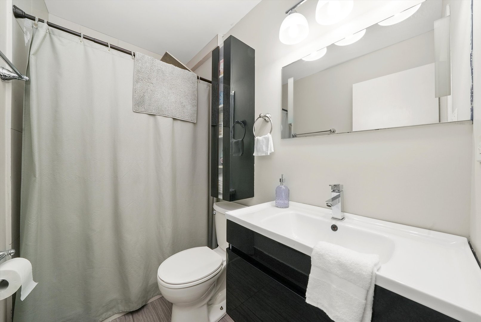 4113 W 97th Place Unit: 104