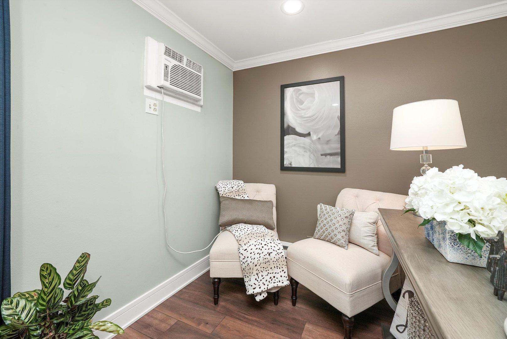 4113 W 97th Place Unit: 104