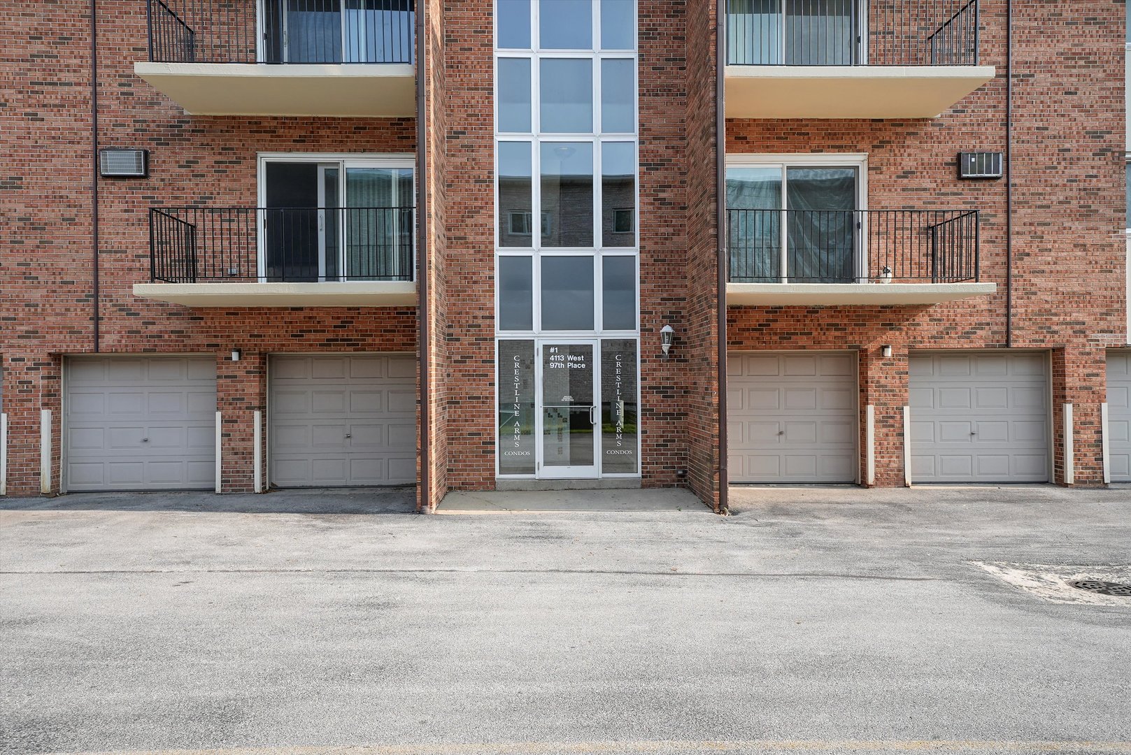 4113 W 97th Place Unit: 104