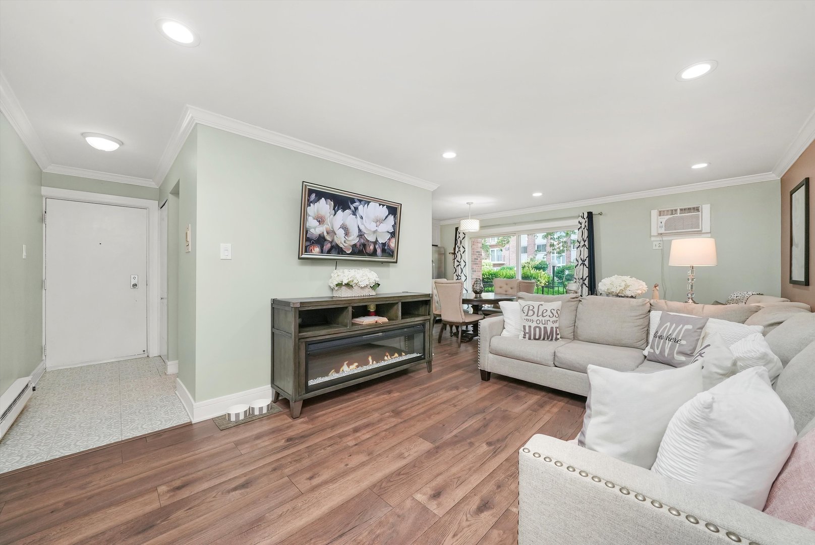 4113 W 97th Place Unit: 104