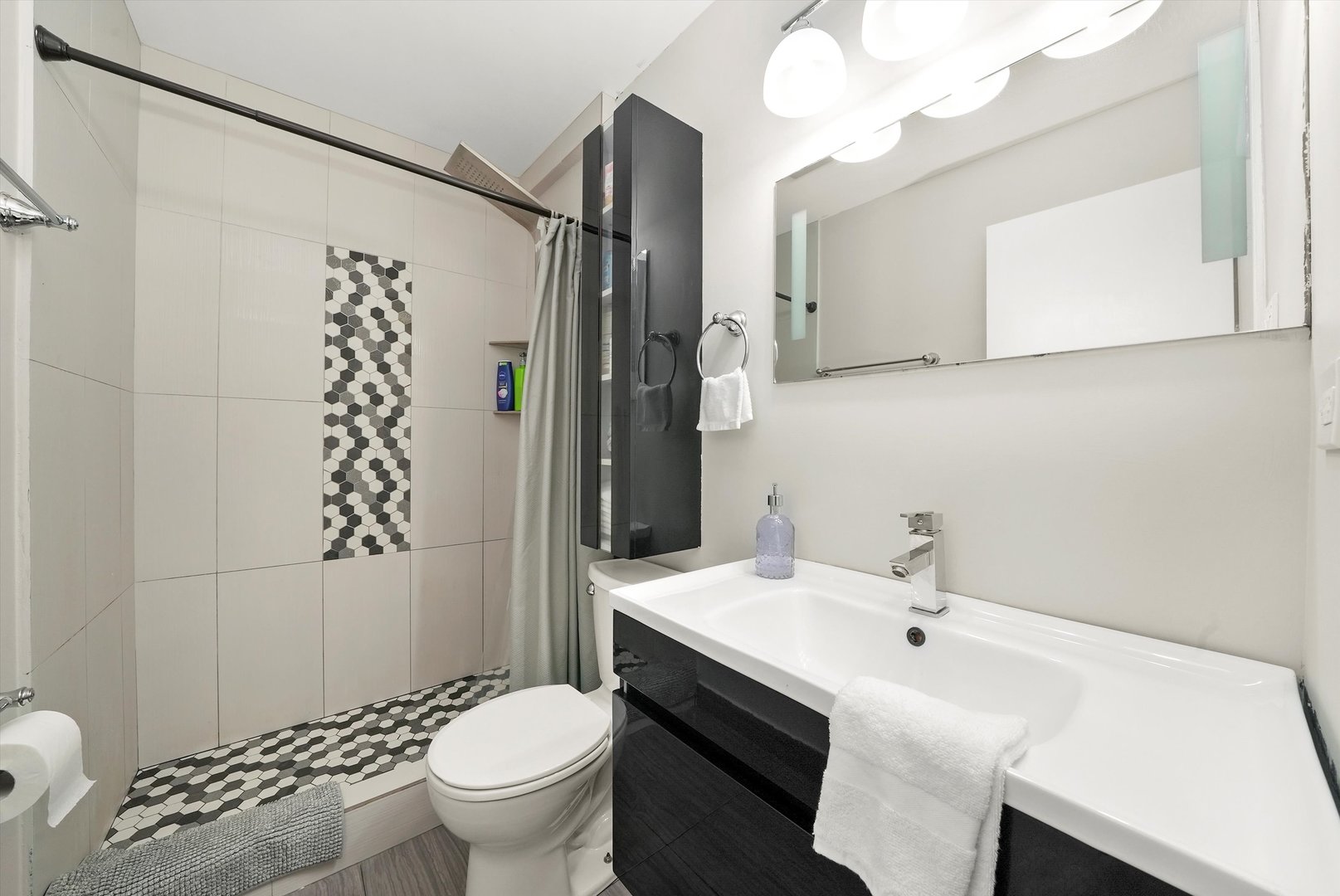 4113 W 97th Place Unit: 104