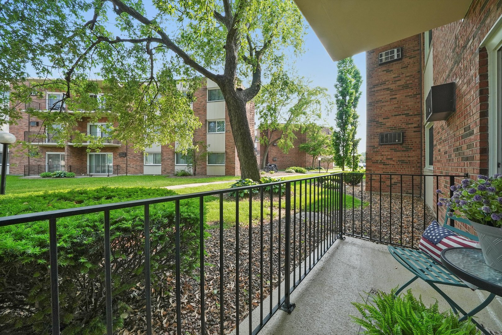 4113 W 97th Place Unit: 104