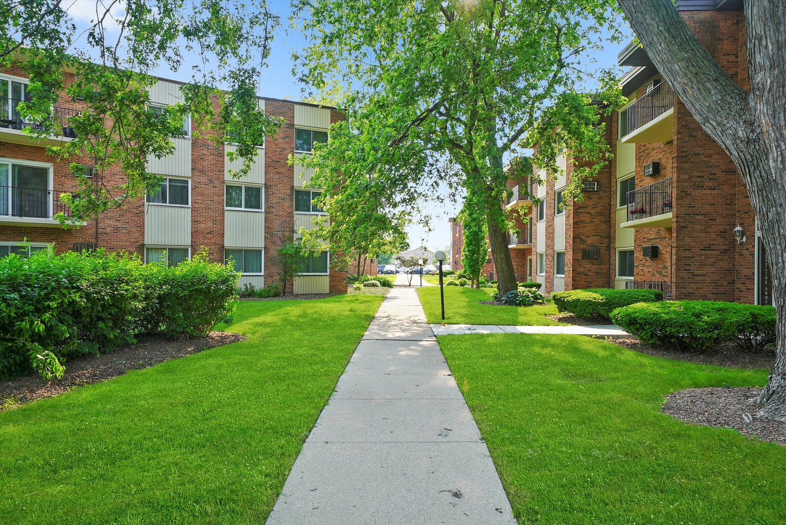 4113 W 97th Place Unit: 104