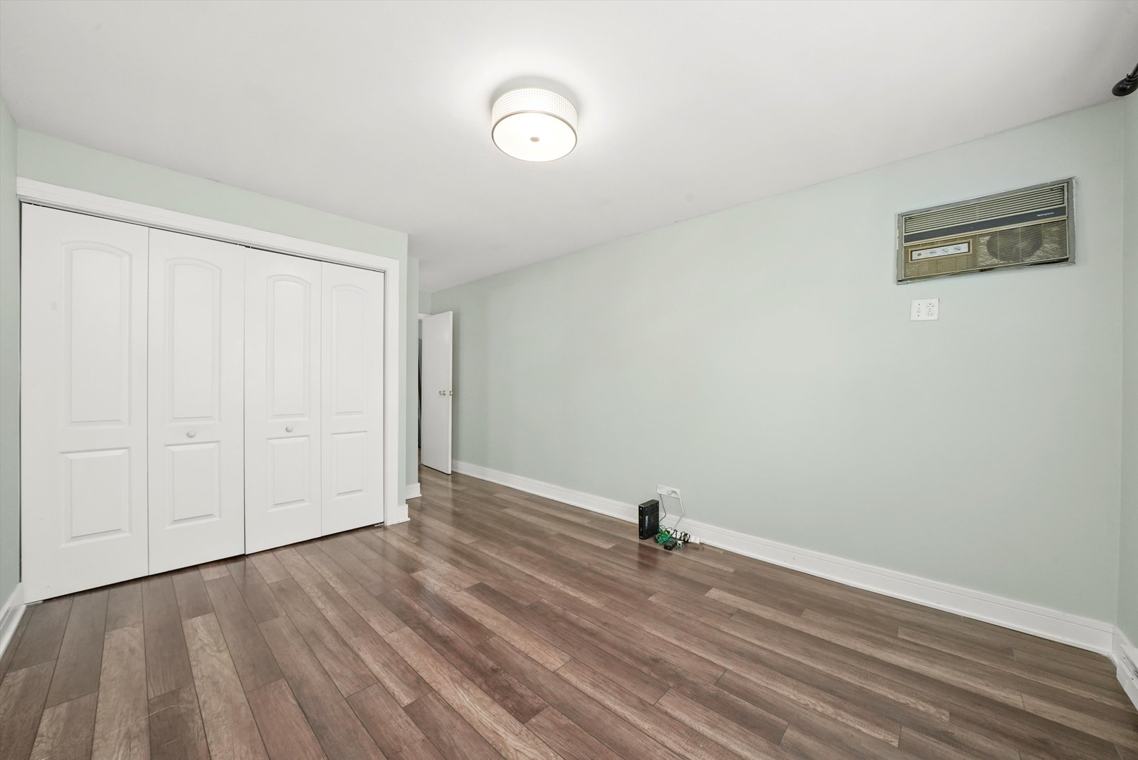 4113 W 97th Place Unit: 104