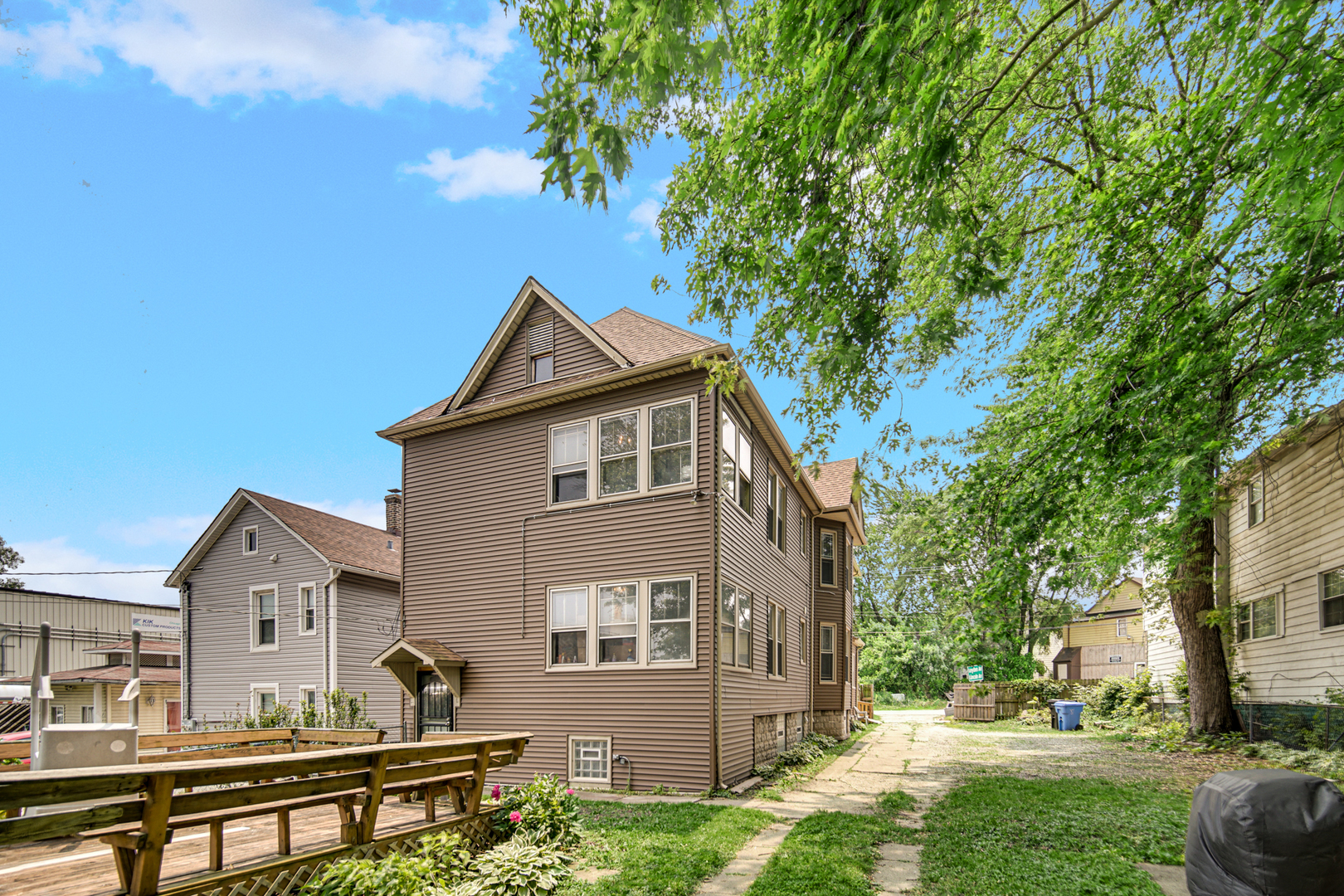 320 E 138th Street