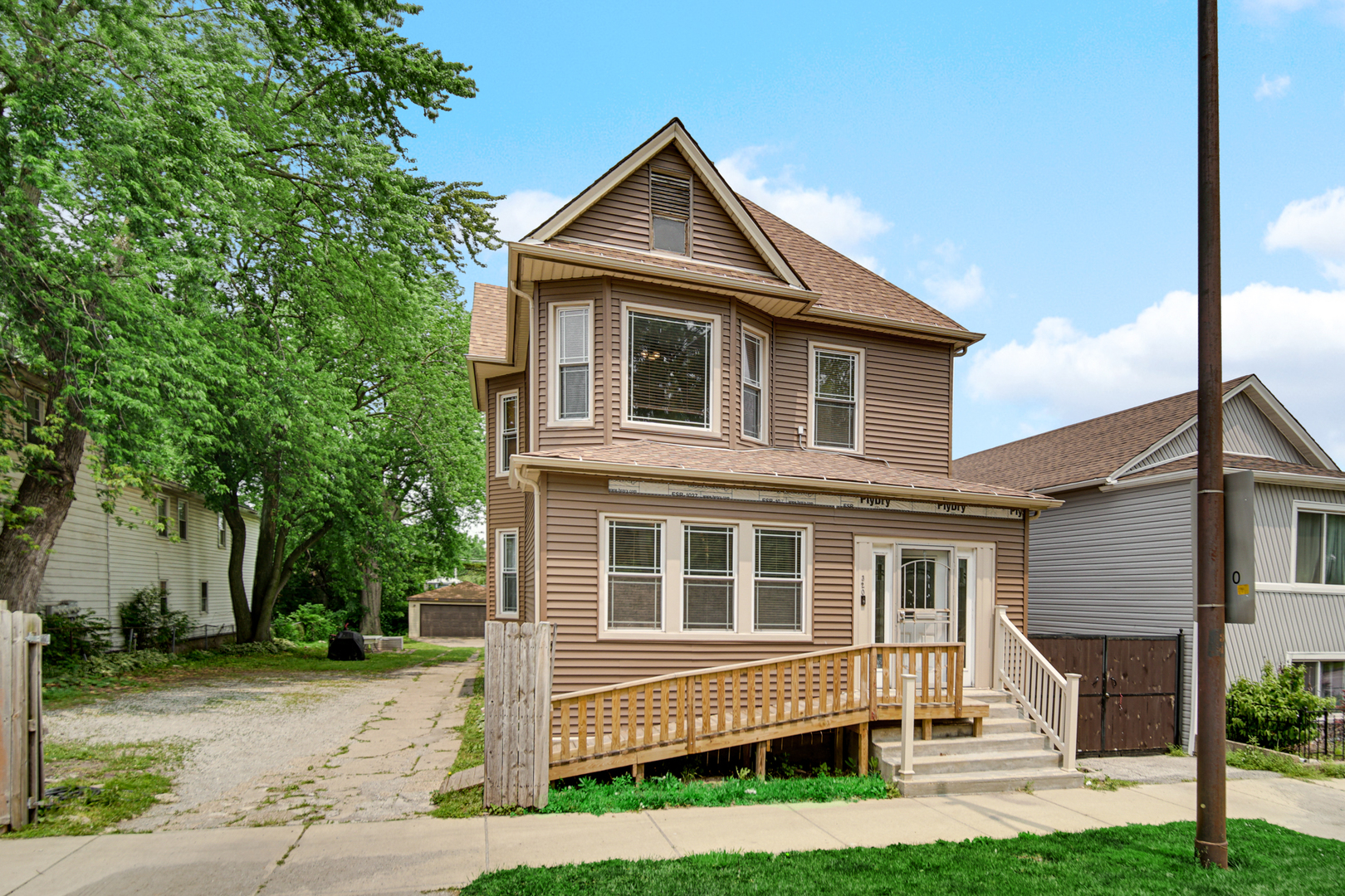 320 E 138th Street