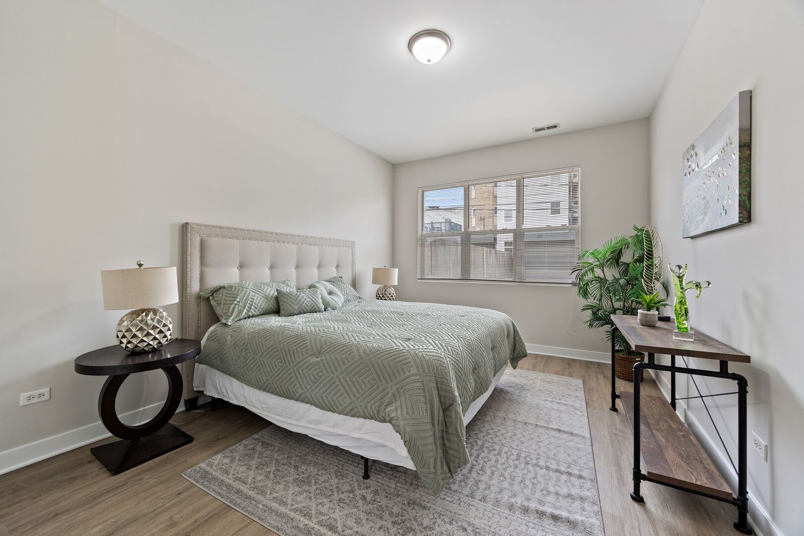 3130 W Walton Street Unit: 1