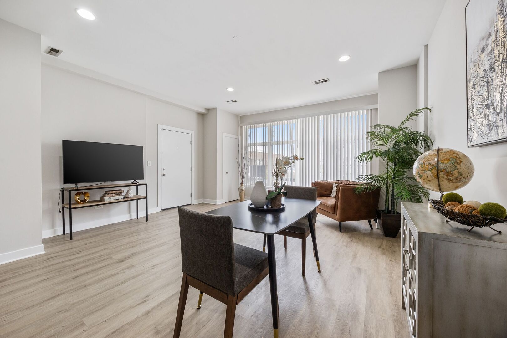 3130 W Walton Street Unit: 1