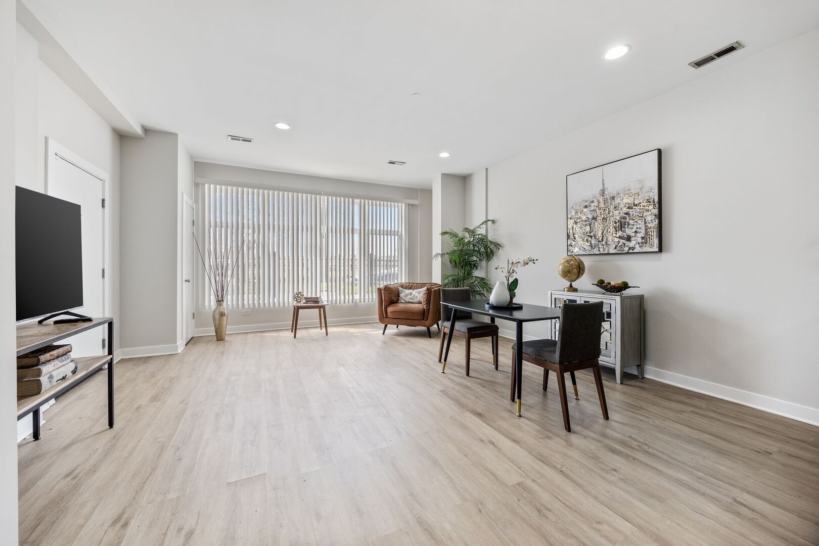 3130 W Walton Street Unit: 1