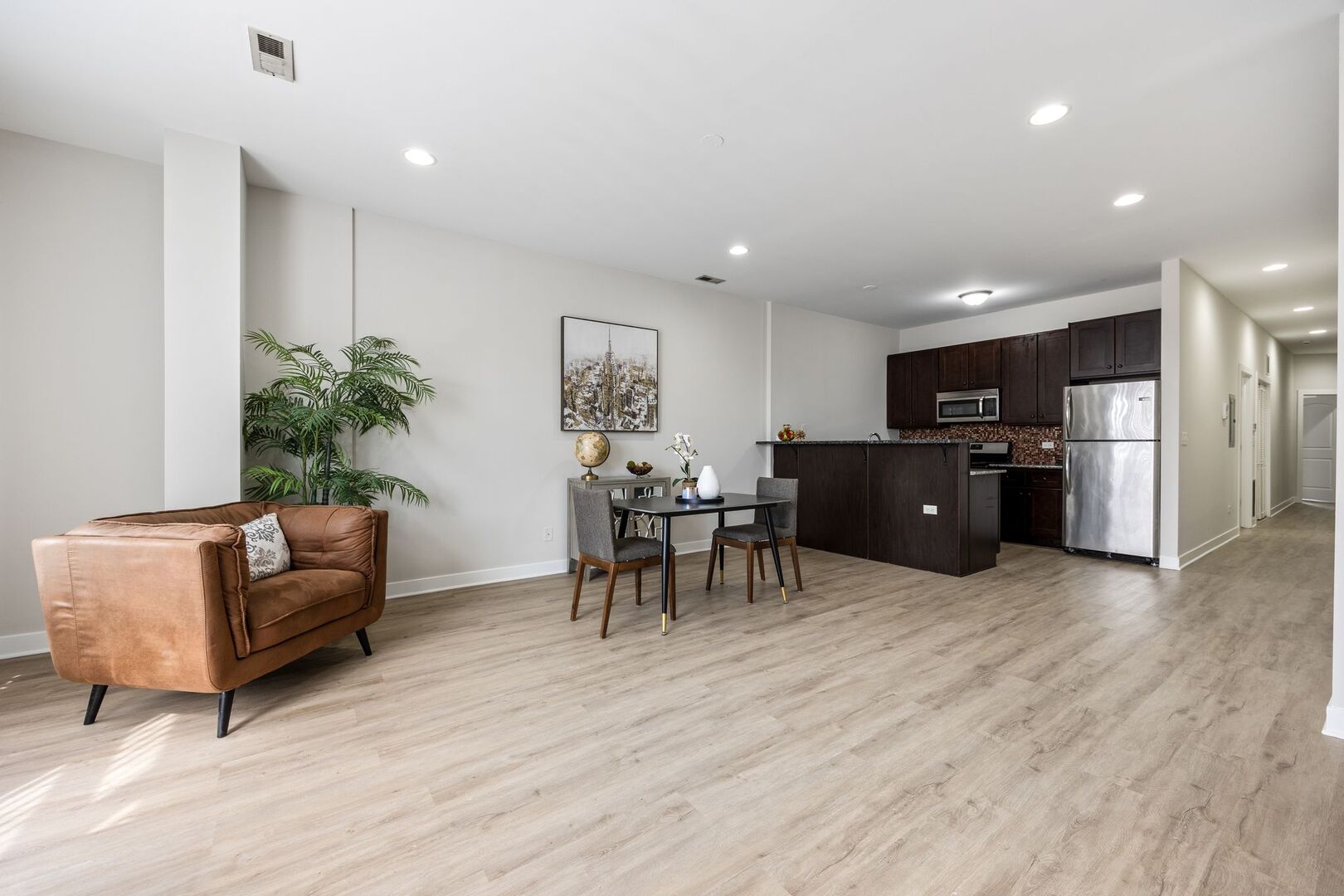 3130 W Walton Street Unit: 1