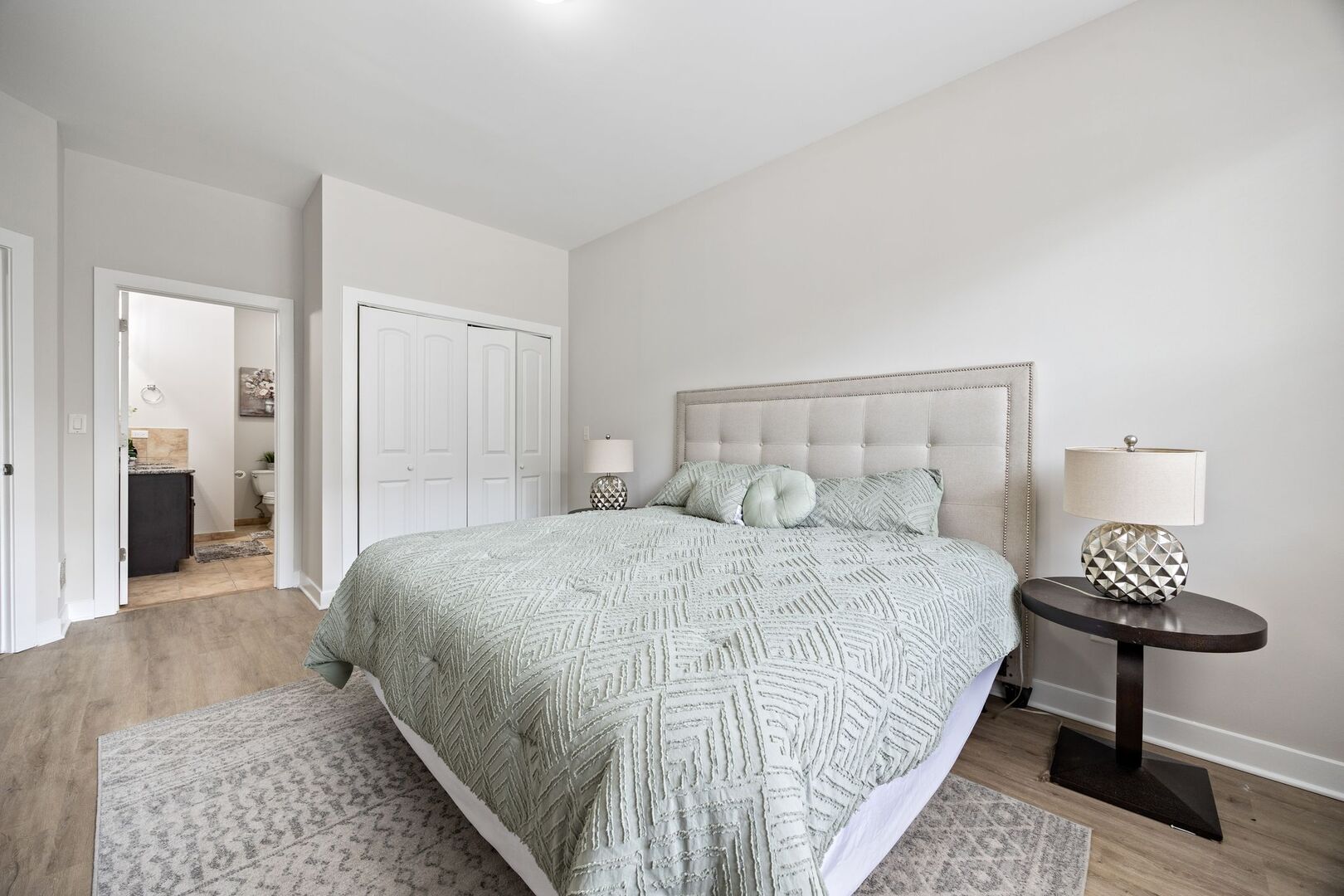 3130 W Walton Street Unit: 1
