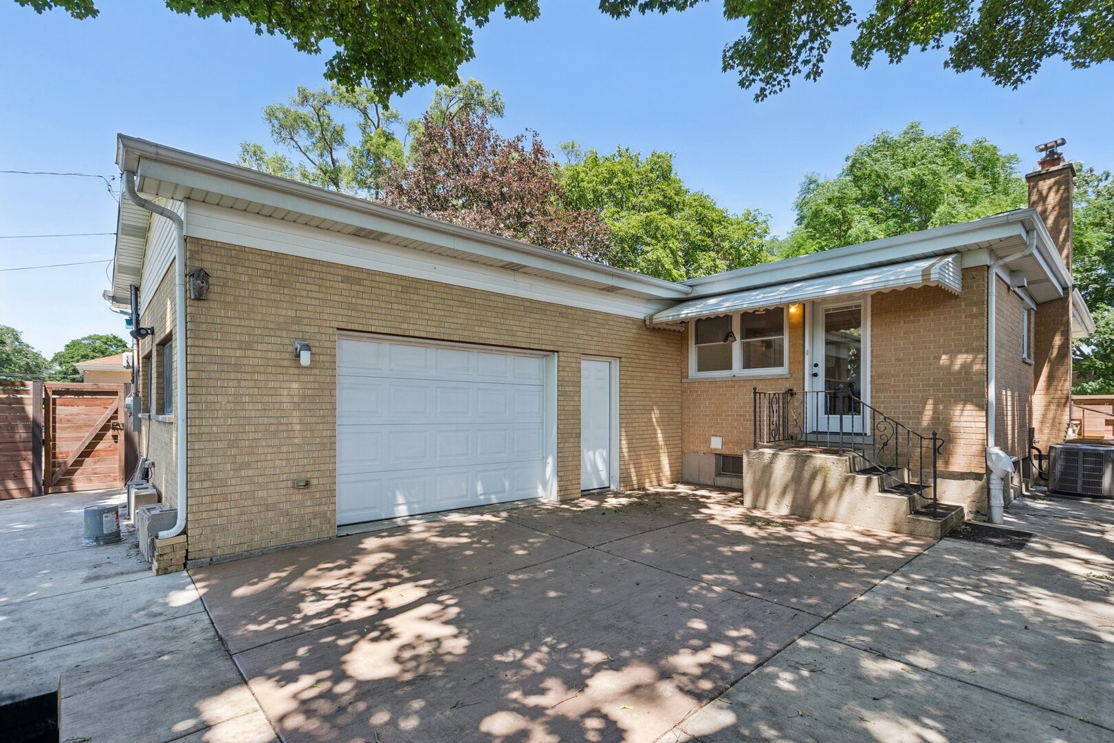 105 E Vermont Street