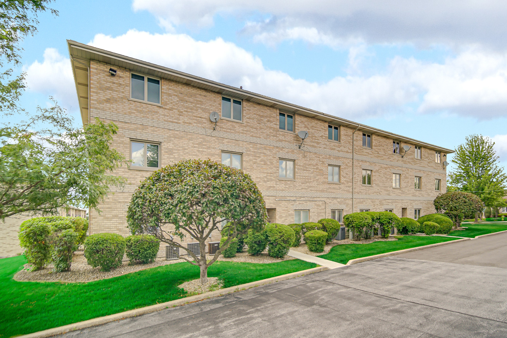 17824 Bernard Drive Unit: 3D