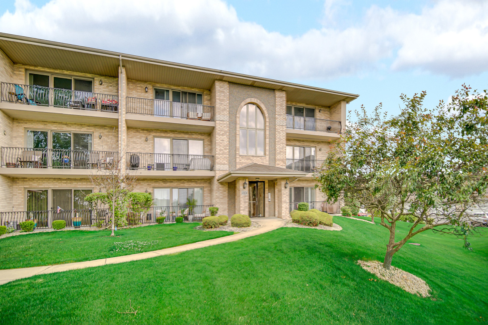 17824 Bernard Drive Unit: 3D