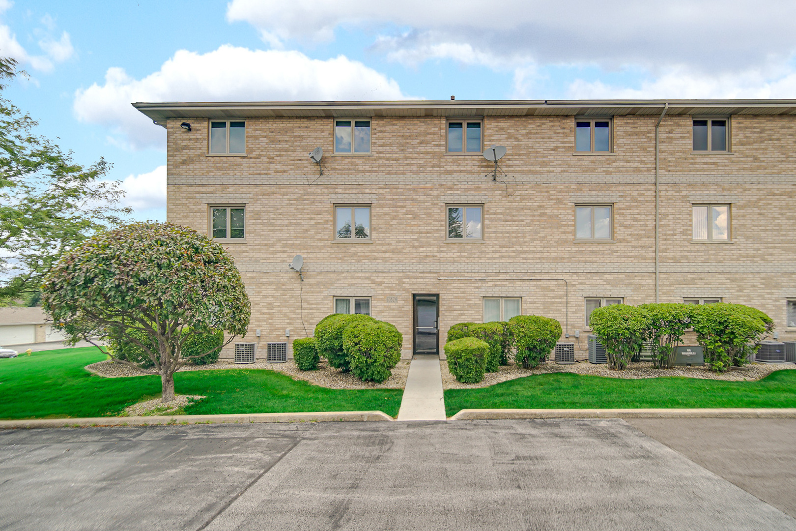 17824 Bernard Drive Unit: 3D