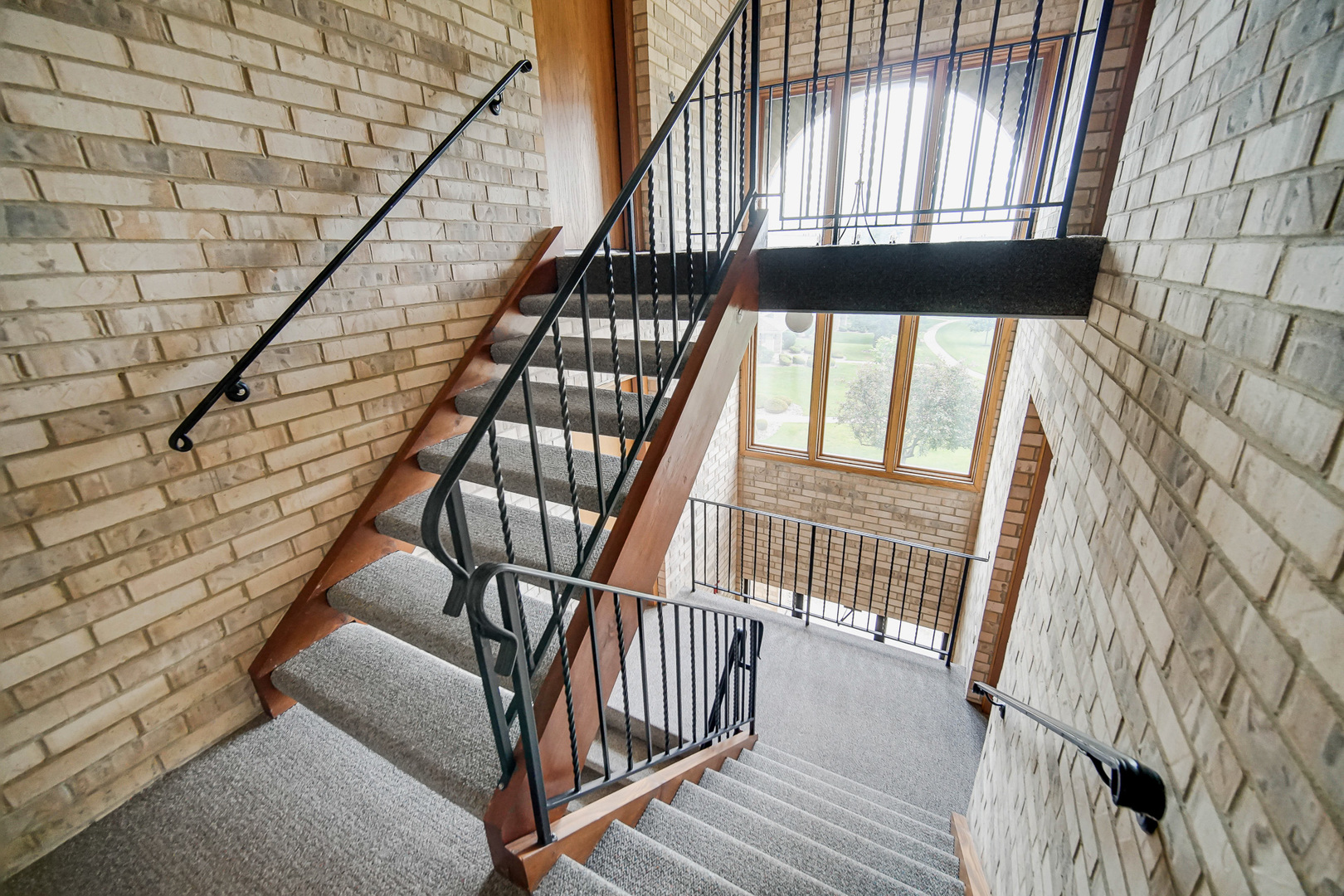 17824 Bernard Drive Unit: 3D