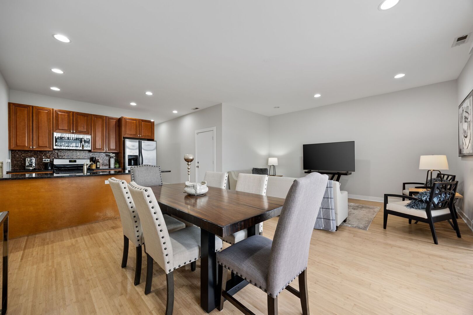 3126 W Walton Street Unit: 2