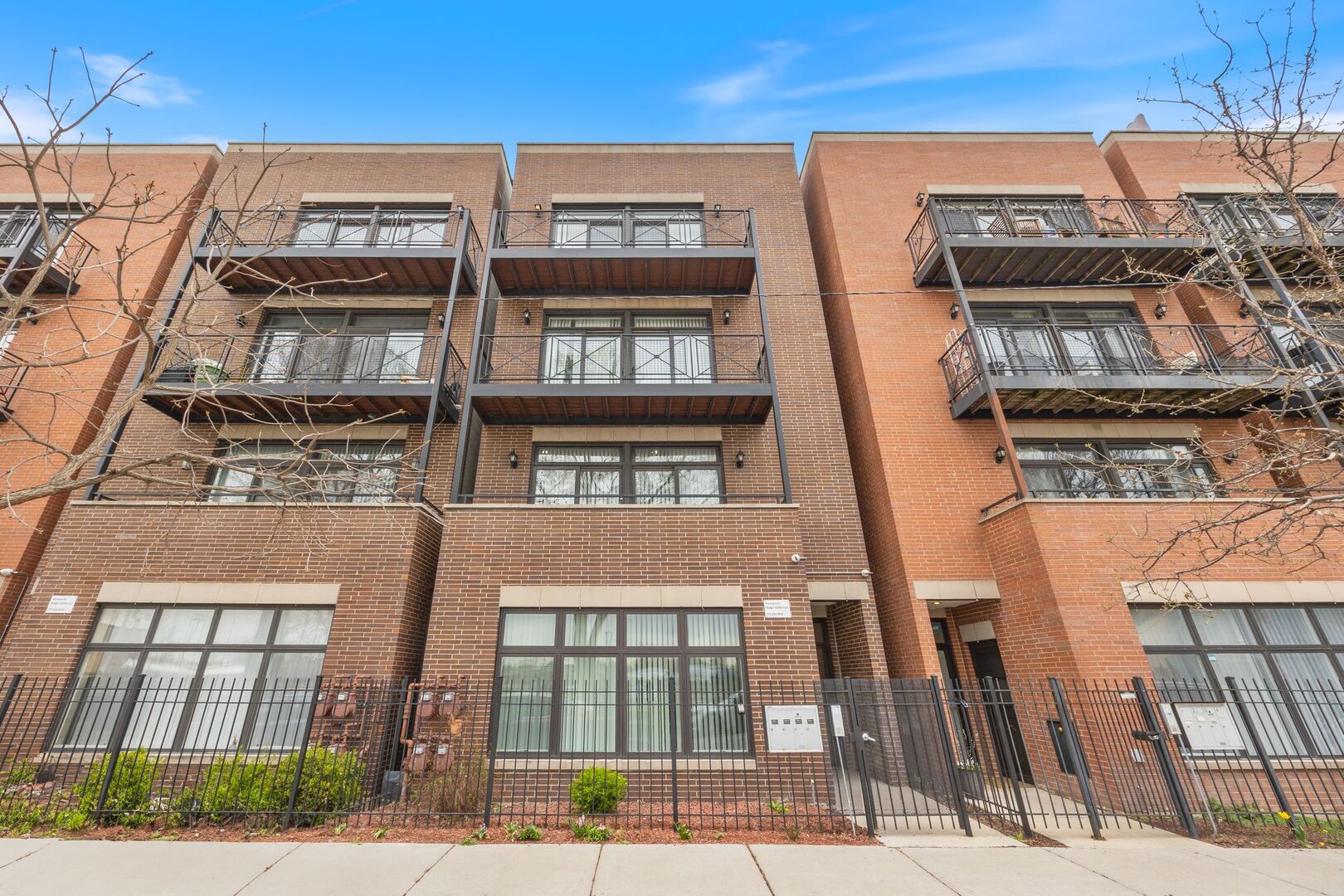 3126 W Walton Street Unit: 2