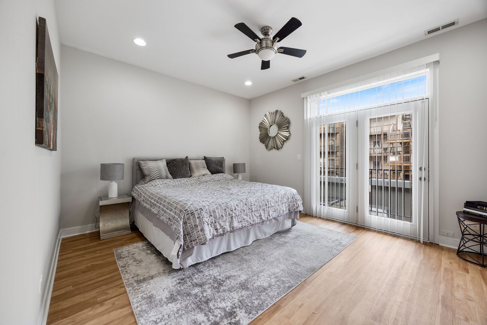 3126 W Walton Street Unit: 2