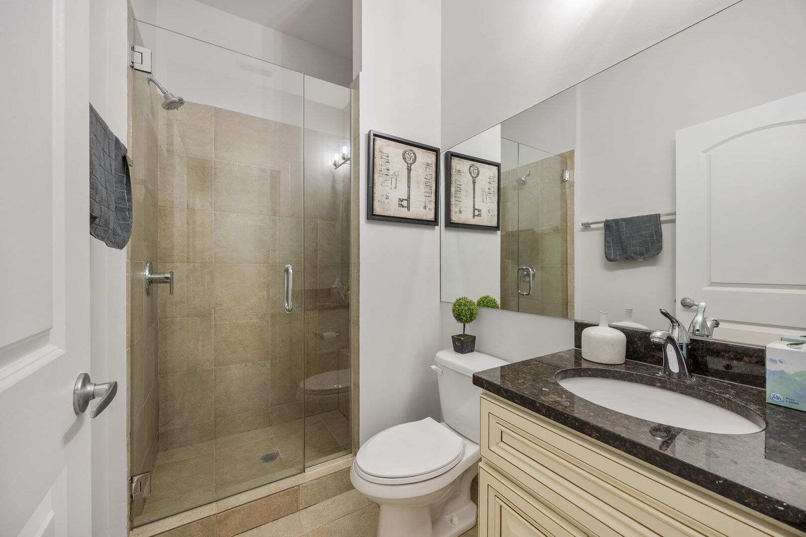 3126 W Walton Street Unit: 2