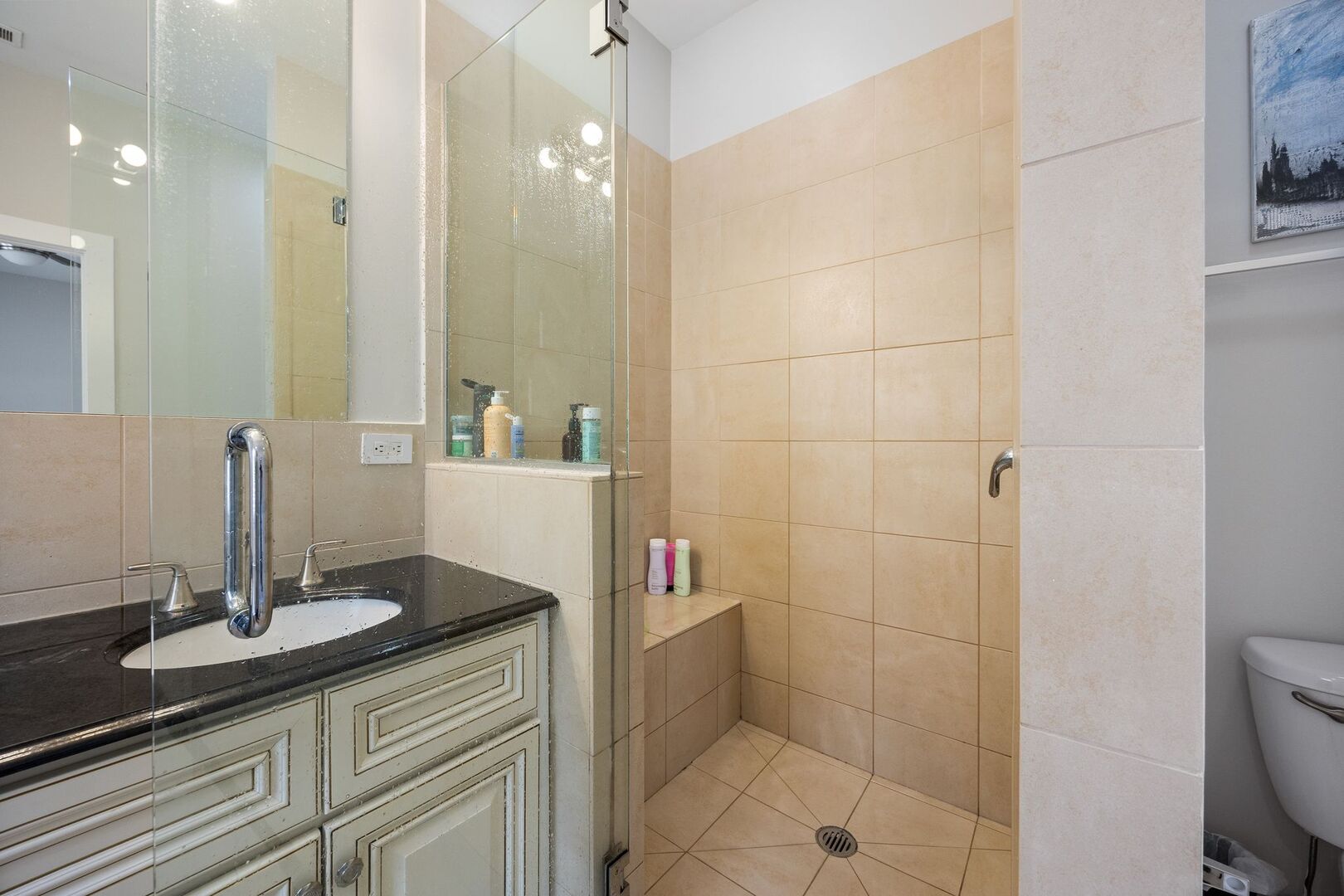 3126 W Walton Street Unit: 2